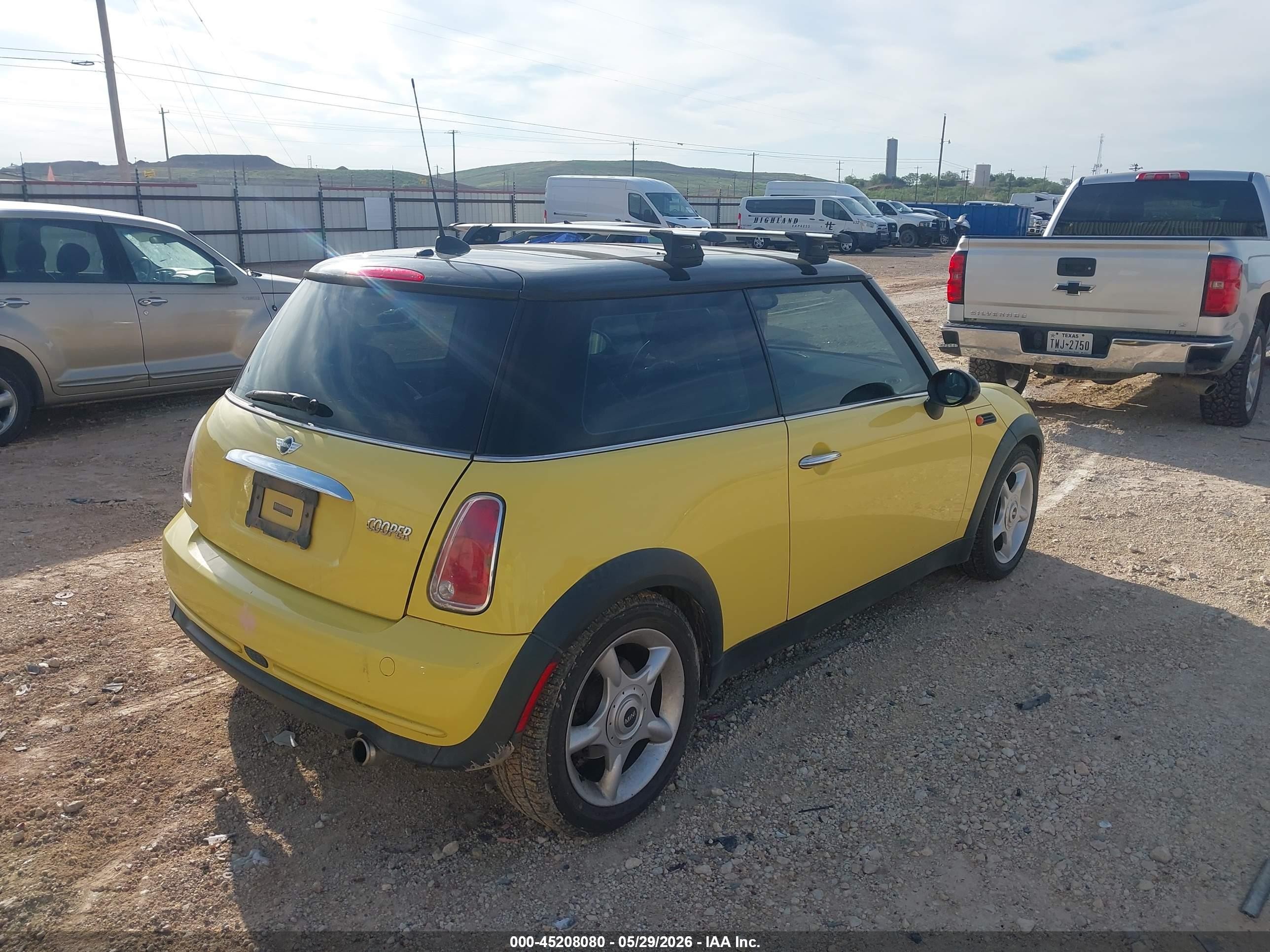 2005 Mini Cooper   Yellow vin: WMWRC33505TK61557