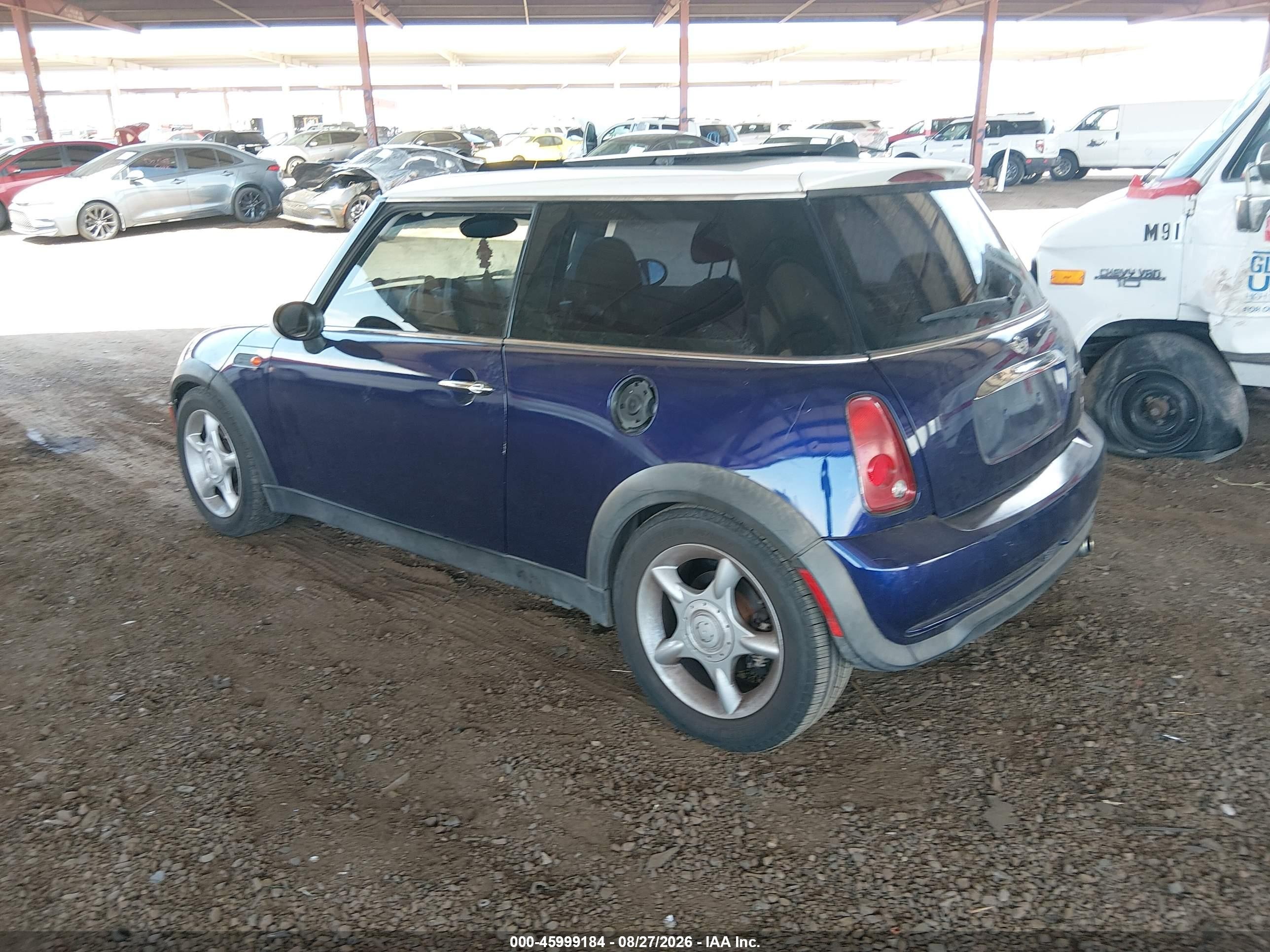 2006 Mini Cooper   Фиолетовый vin: WMWRC33506TK64752
