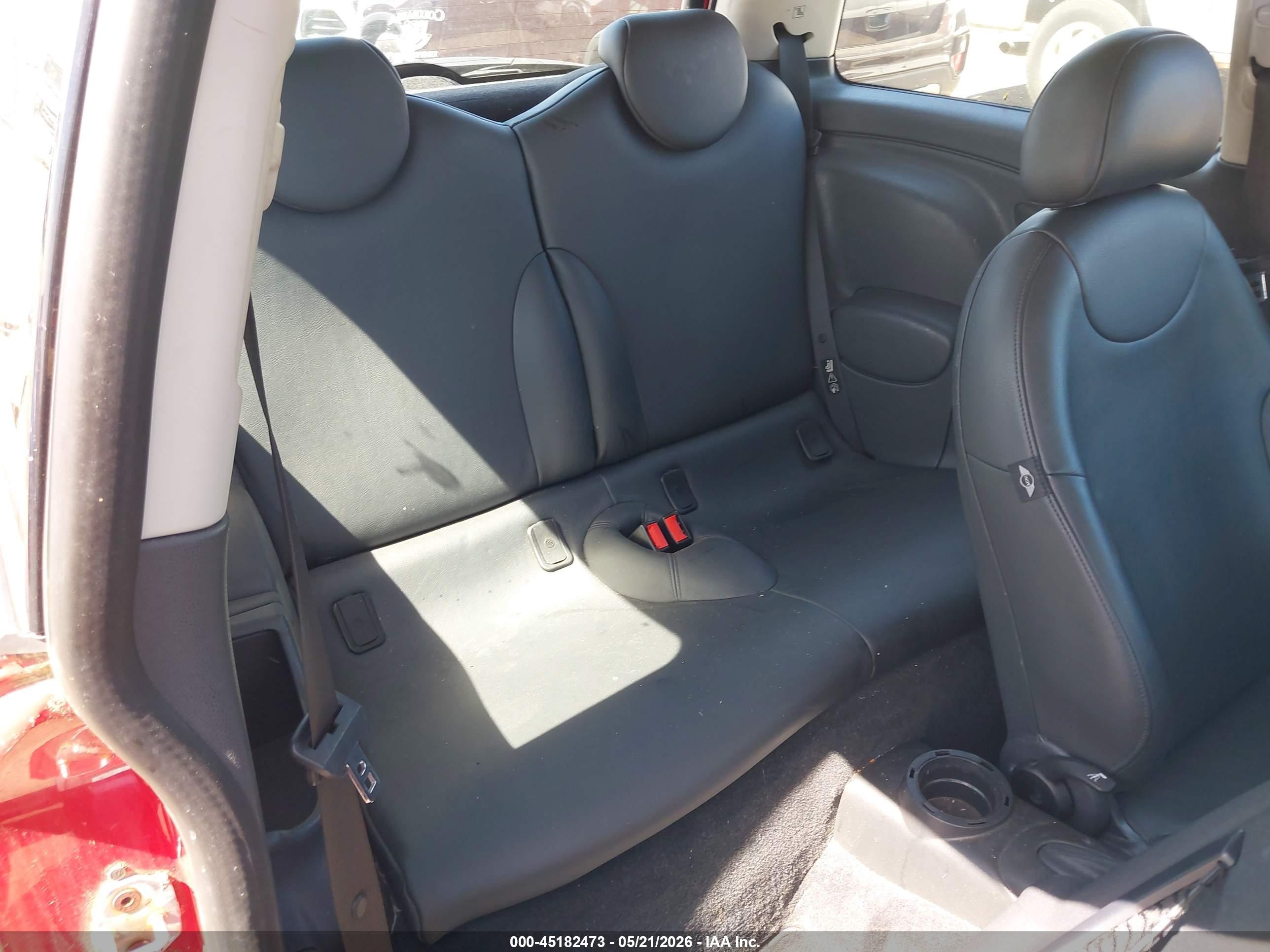 2006 Mini Cooper   Red vin: WMWRC33516TK17889
