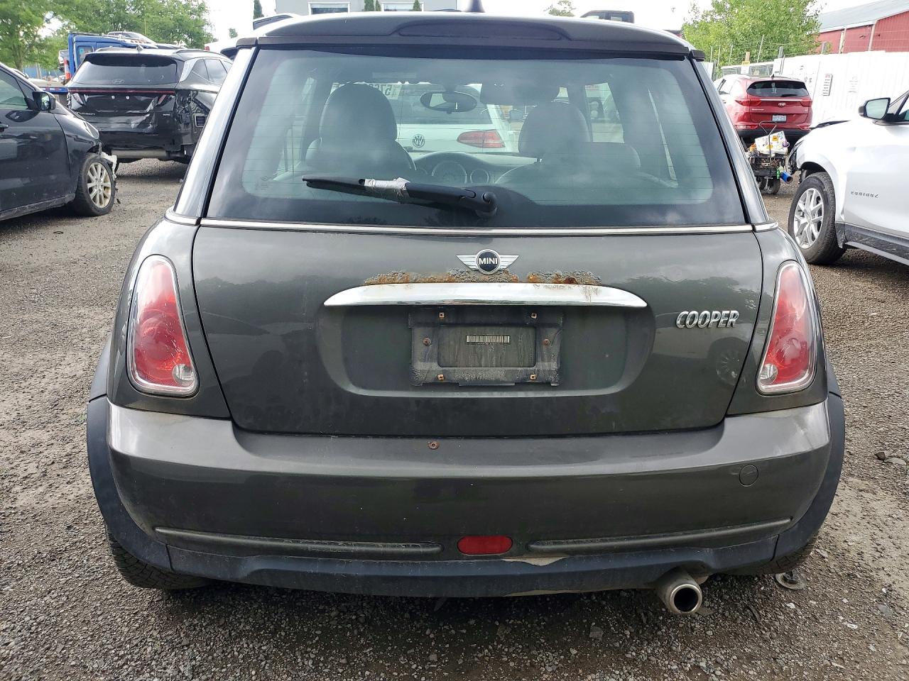 2006 Mini Cooper Gray vin: WMWRC33516TK65411