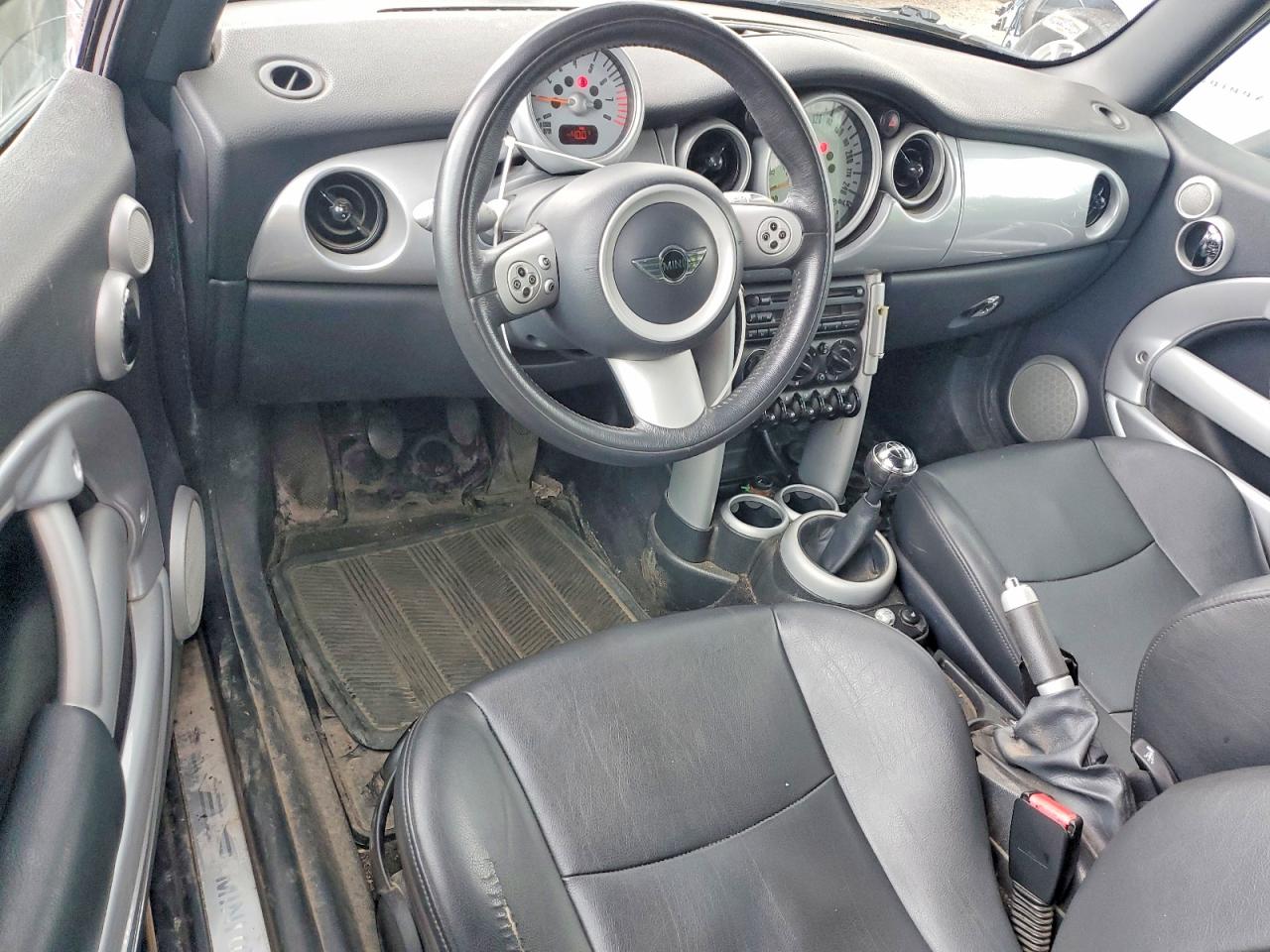 2006 Mini Cooper Gray vin: WMWRC33516TK65411