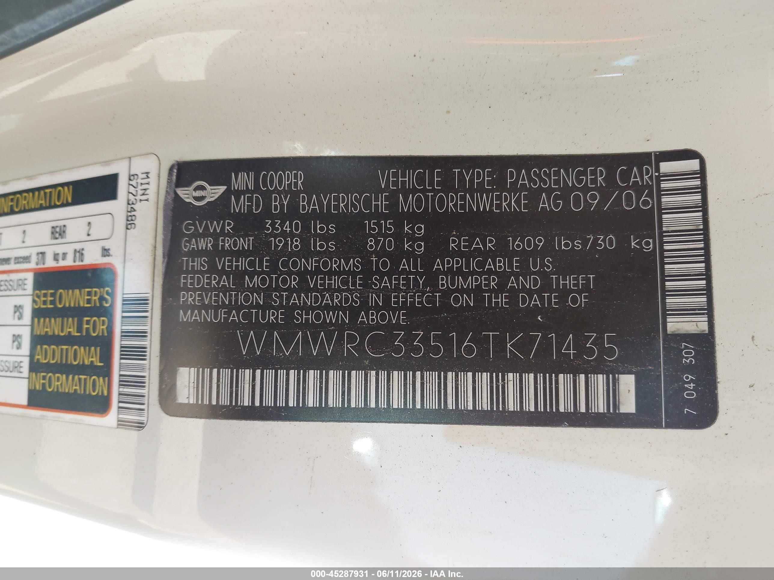 2006 Mini Cooper   White vin: WMWRC33516TK71435