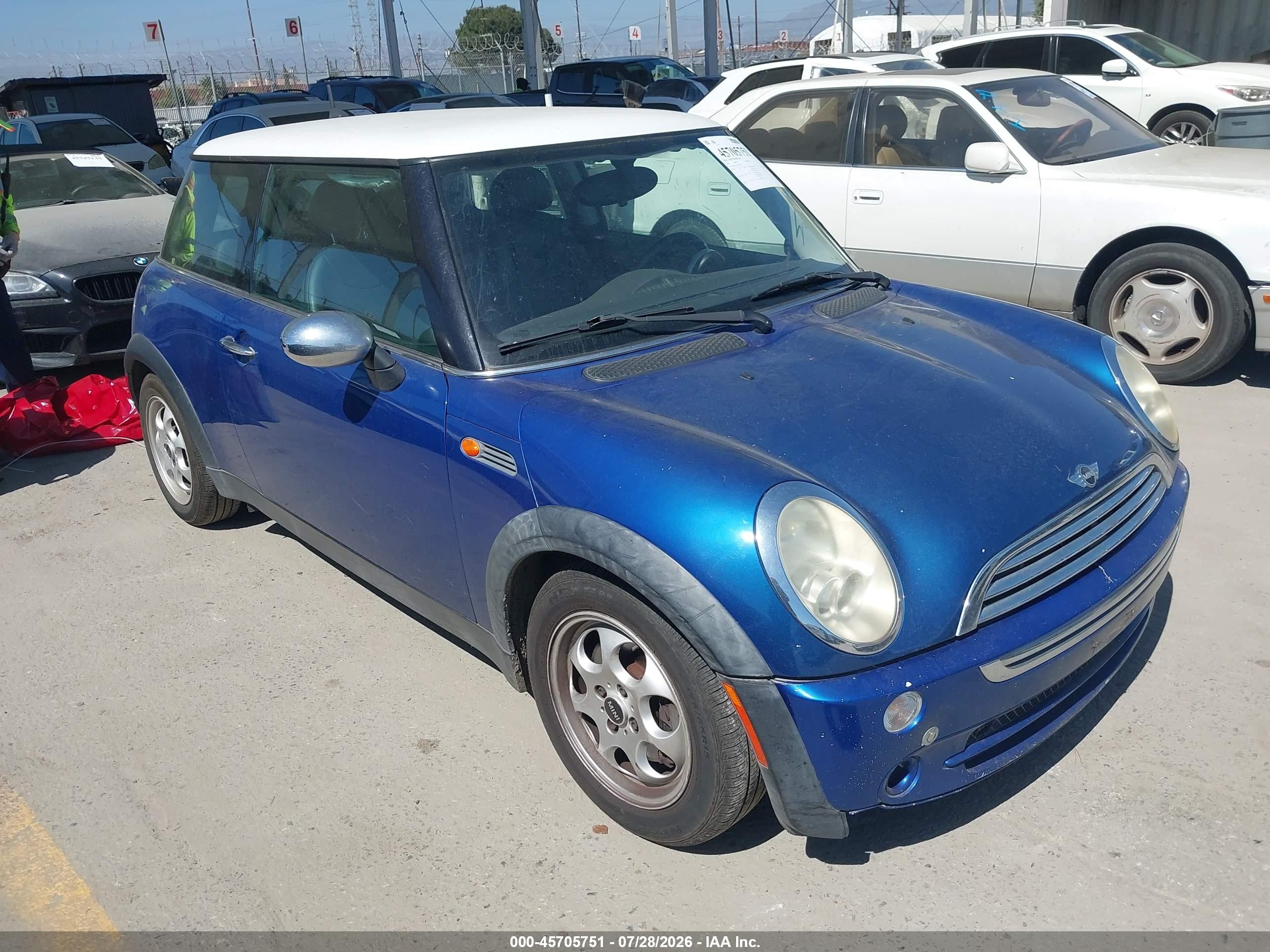 2005 Mini Cooper   Blue vin: WMWRC33525TJ73271