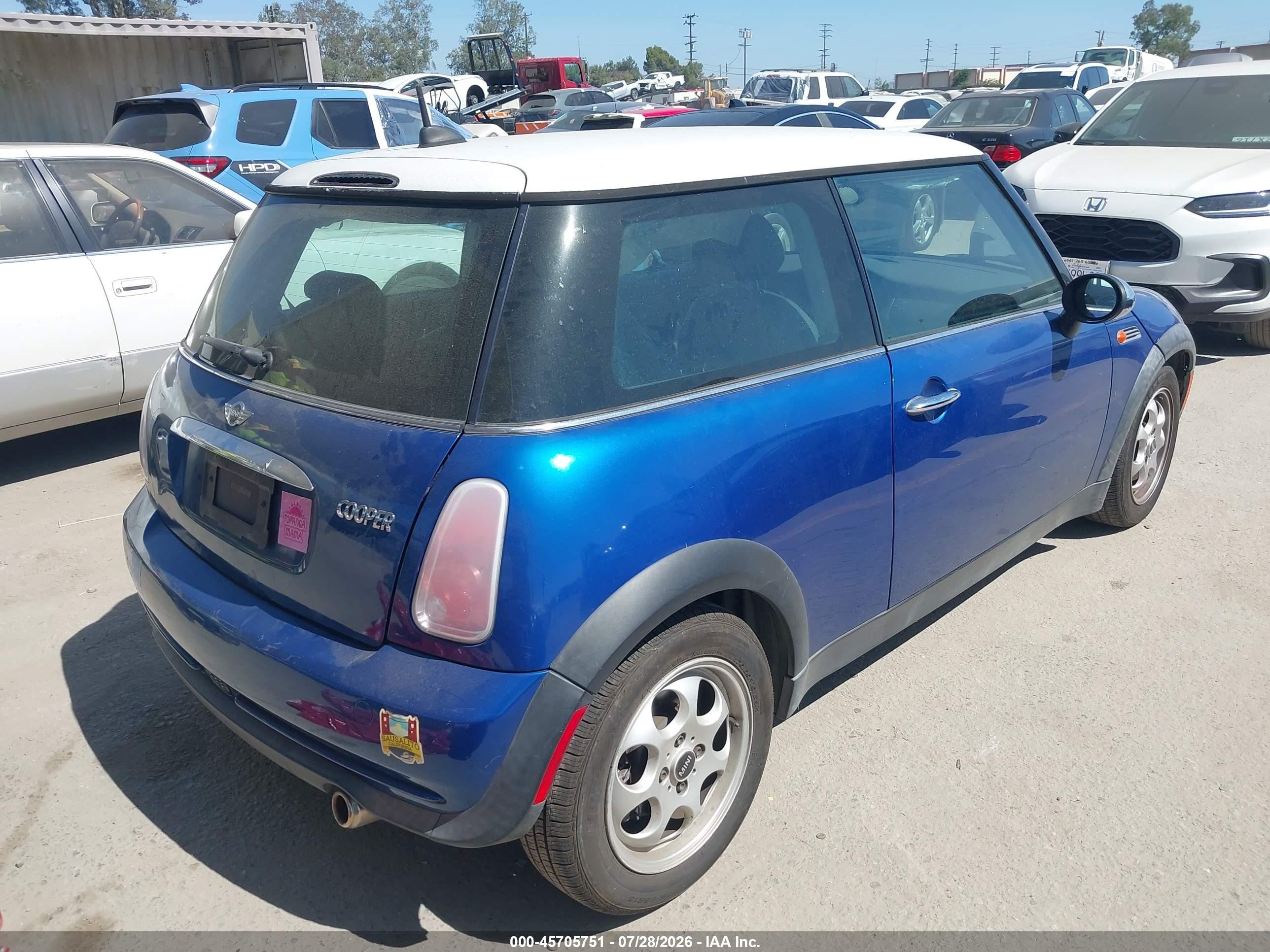 2005 Mini Cooper   Blue vin: WMWRC33525TJ73271