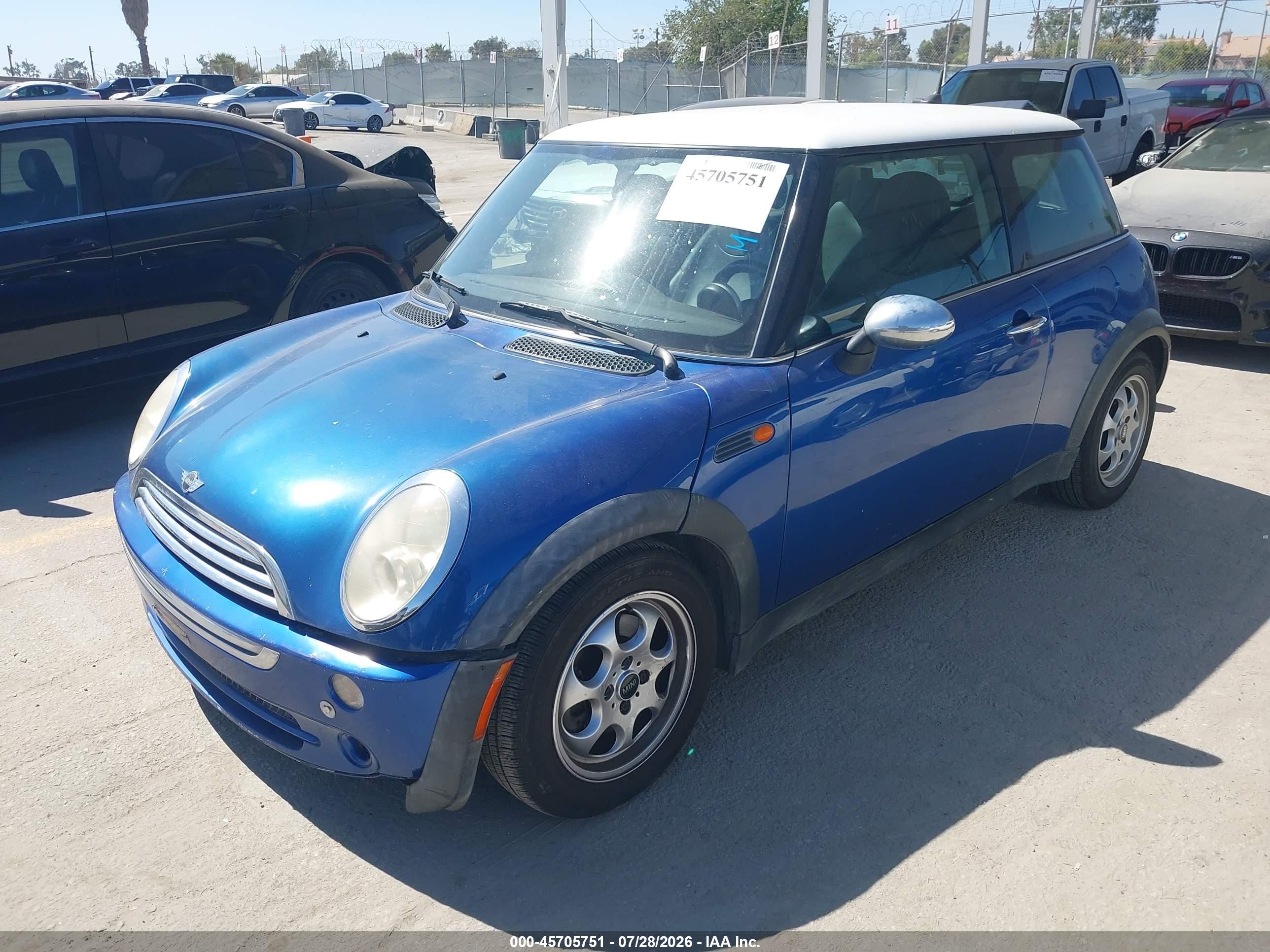 2005 Mini Cooper   Blue vin: WMWRC33525TJ73271