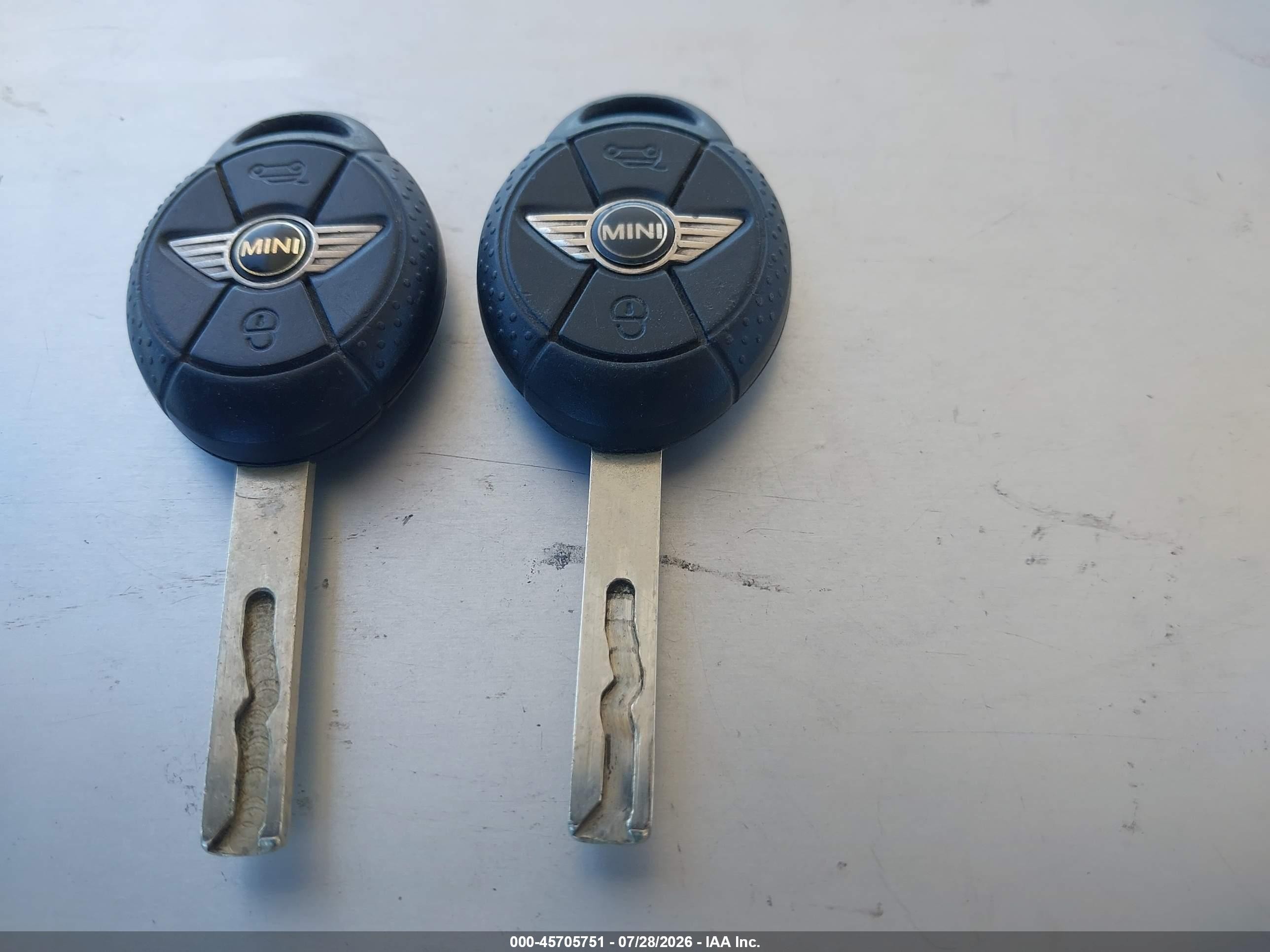 2005 Mini Cooper   Blue vin: WMWRC33525TJ73271