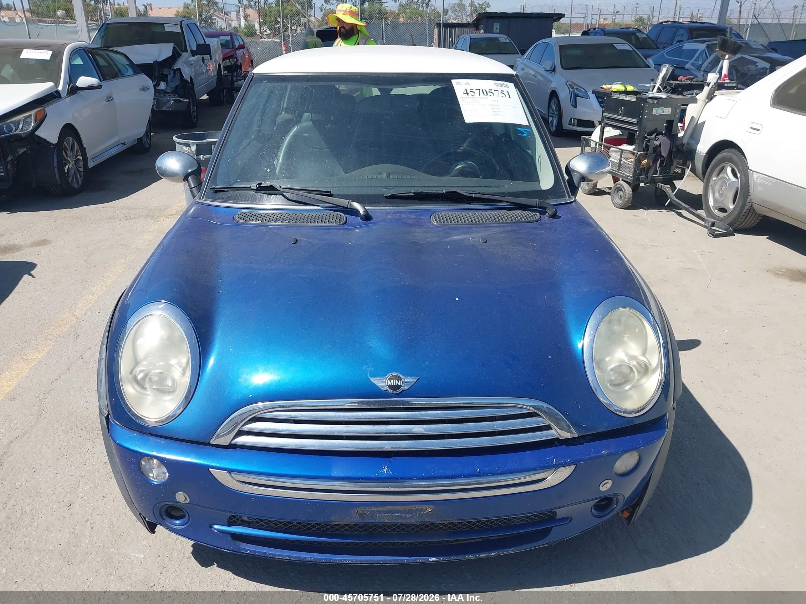2005 Mini Cooper   Blue vin: WMWRC33525TJ73271