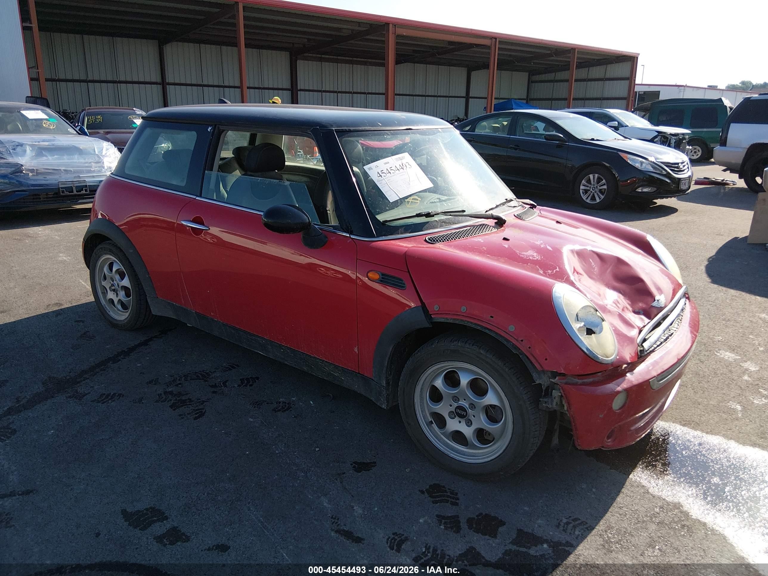 2005 Mini Cooper   Red vin: WMWRC33525TK60118