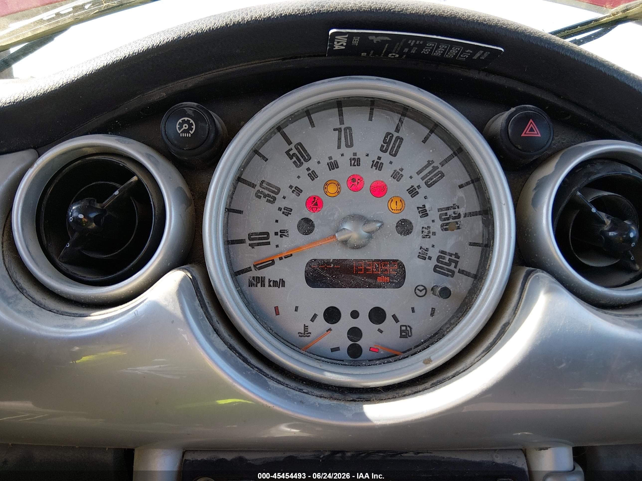 2005 Mini Cooper   Red vin: WMWRC33525TK60118