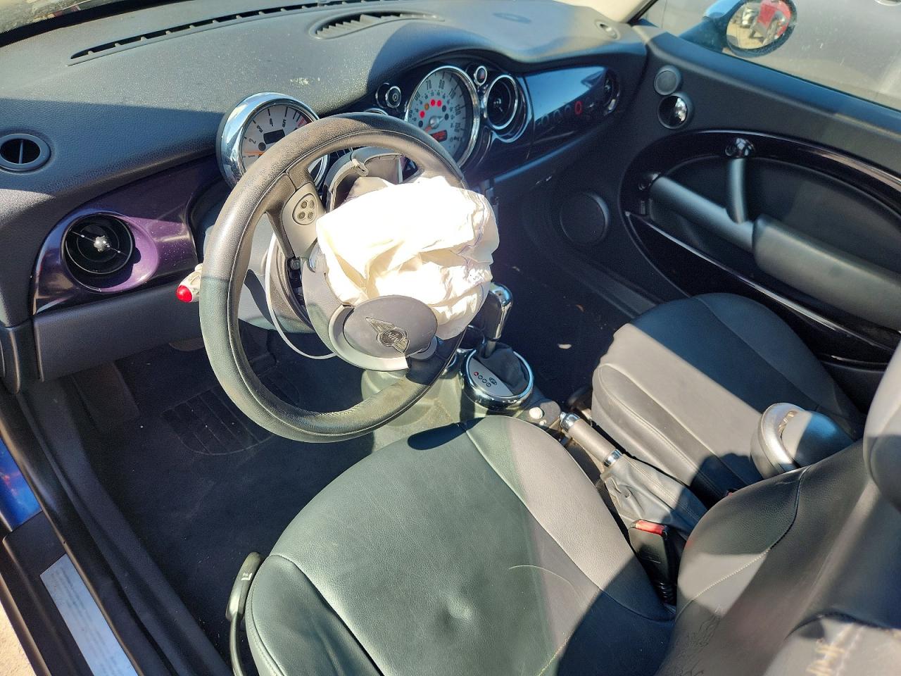 2006 Mini Cooper Blue vin: WMWRC33526TK17402
