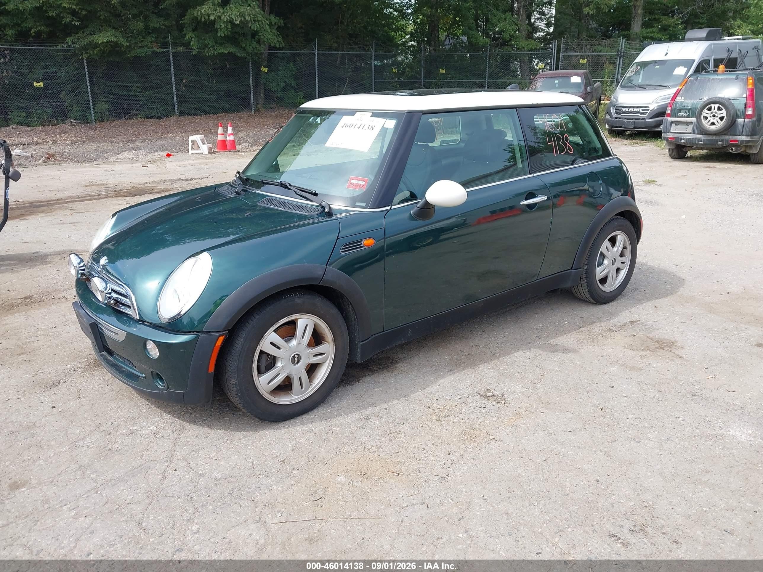 2006 Mini Cooper   Green vin: WMWRC33536TK65684