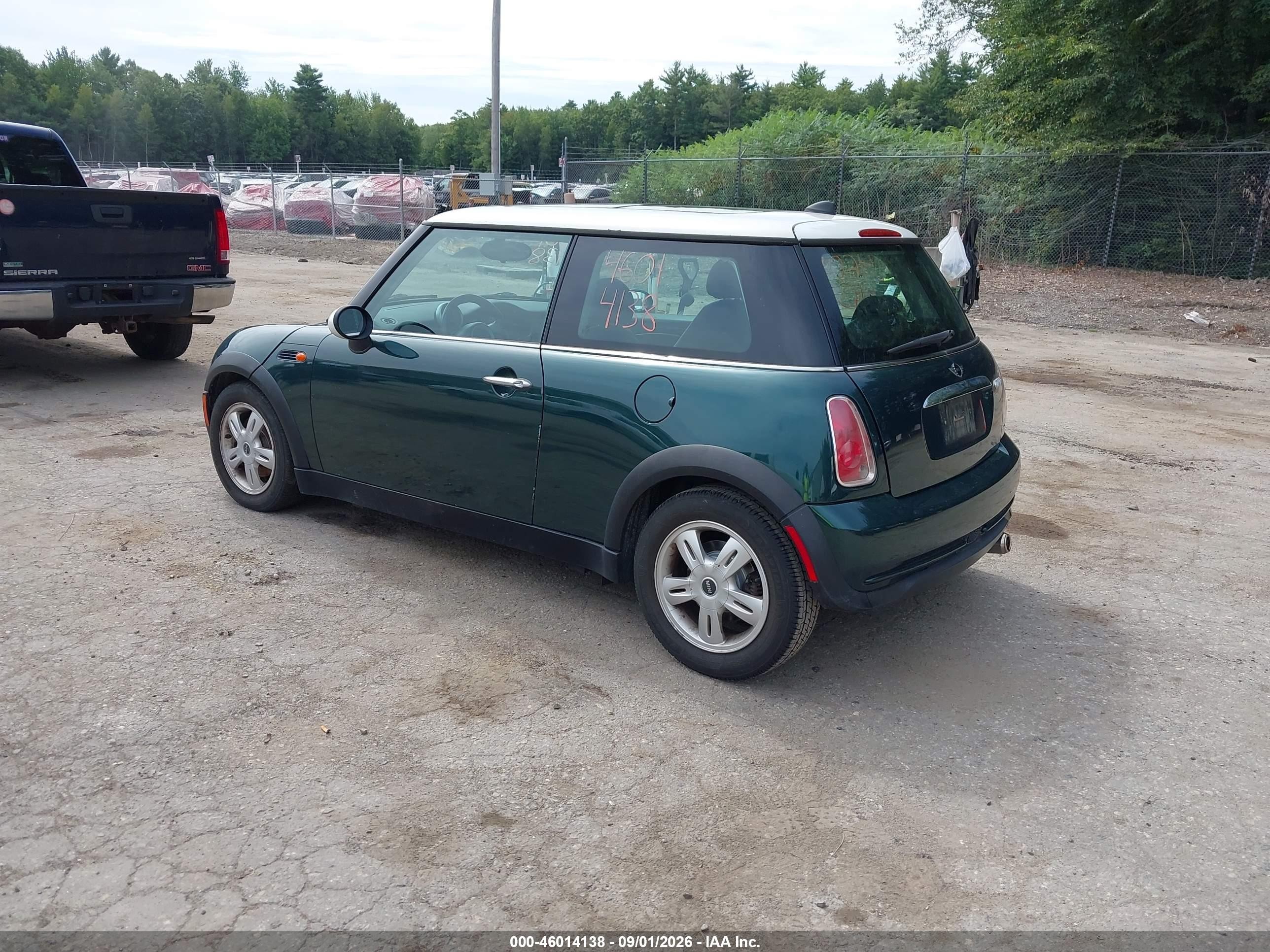 2006 Mini Cooper   Green vin: WMWRC33536TK65684