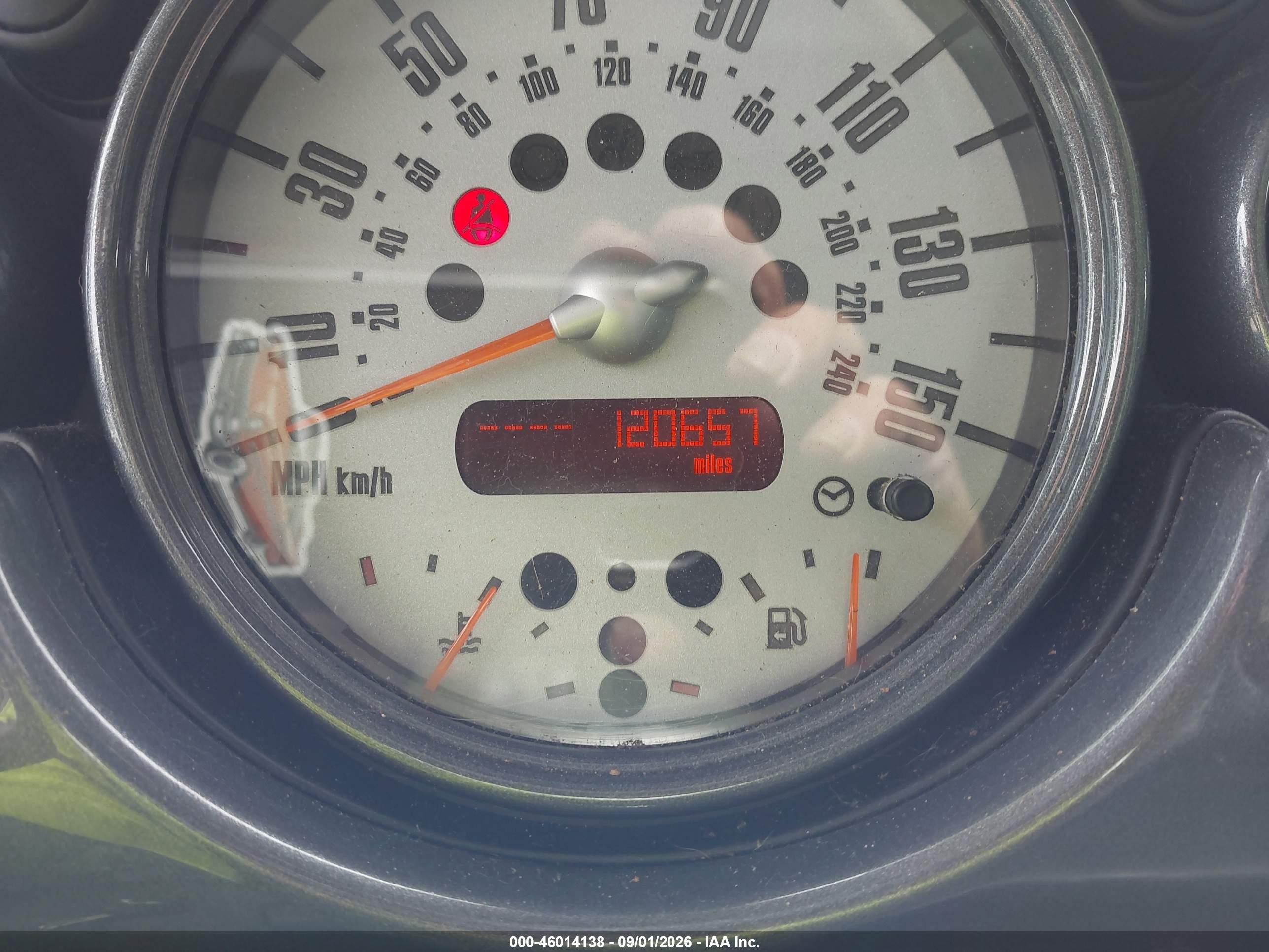 2006 Mini Cooper   Green vin: WMWRC33536TK65684