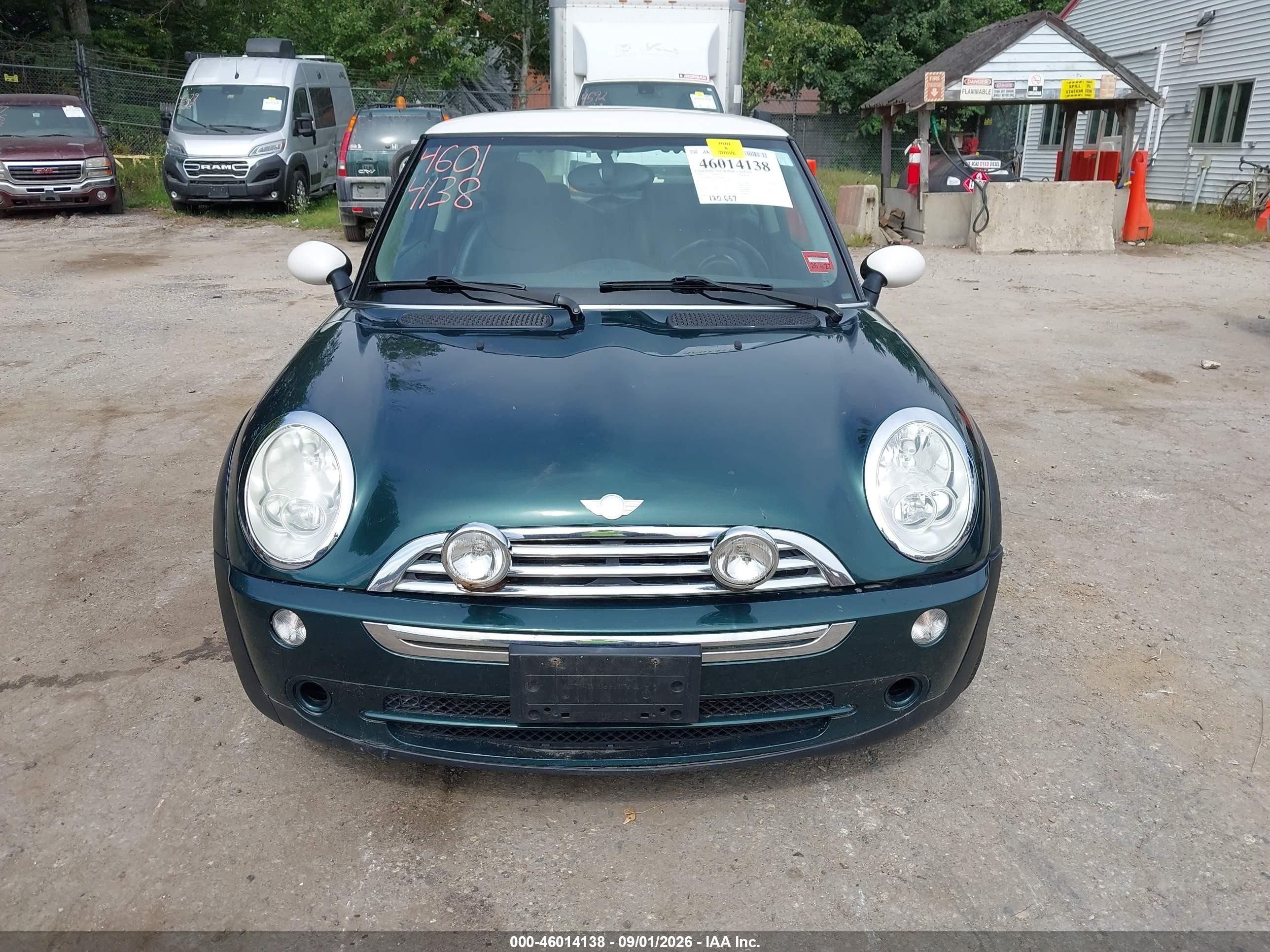 2006 Mini Cooper   Green vin: WMWRC33536TK65684