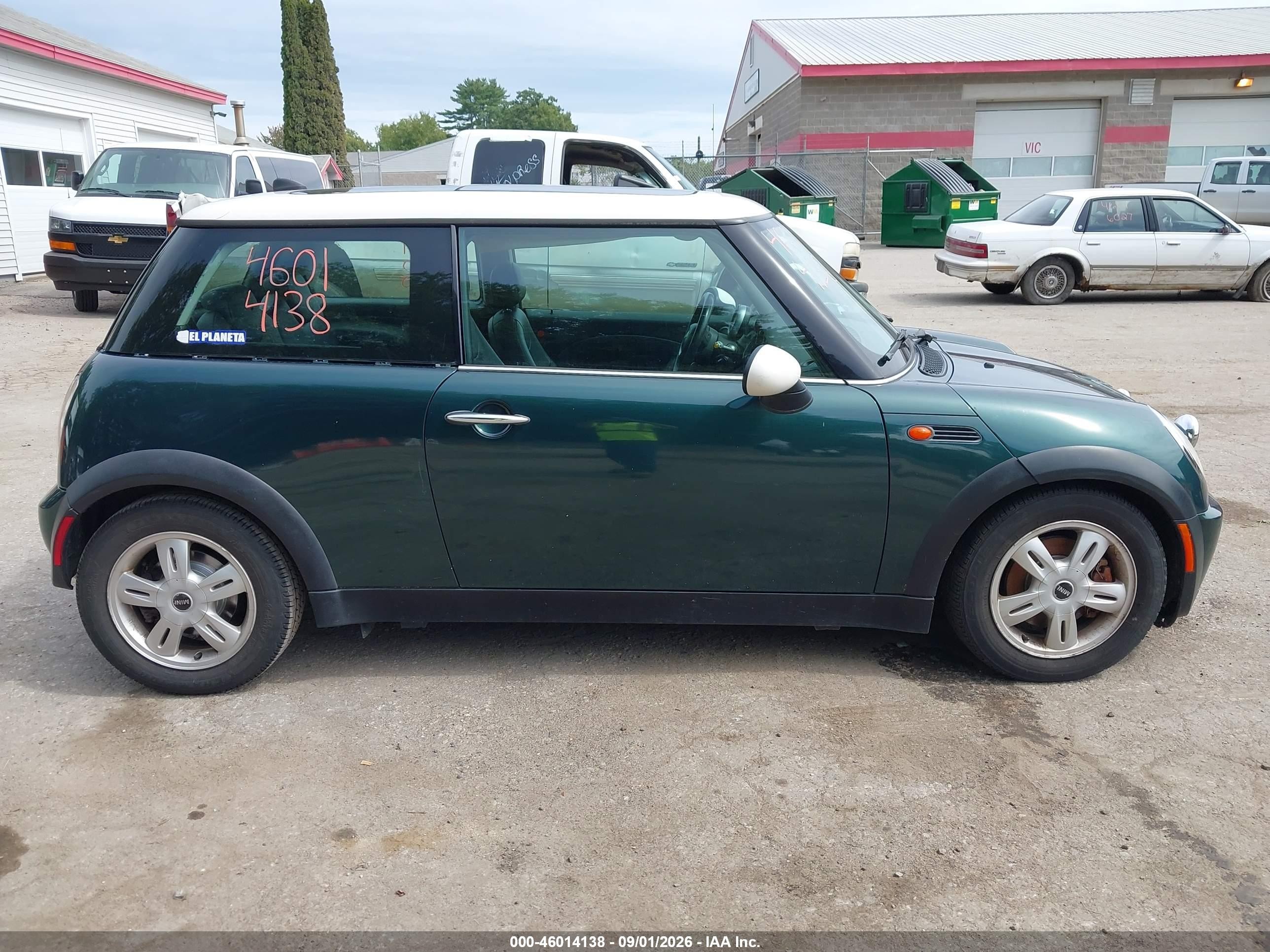 2006 Mini Cooper   Green vin: WMWRC33536TK65684