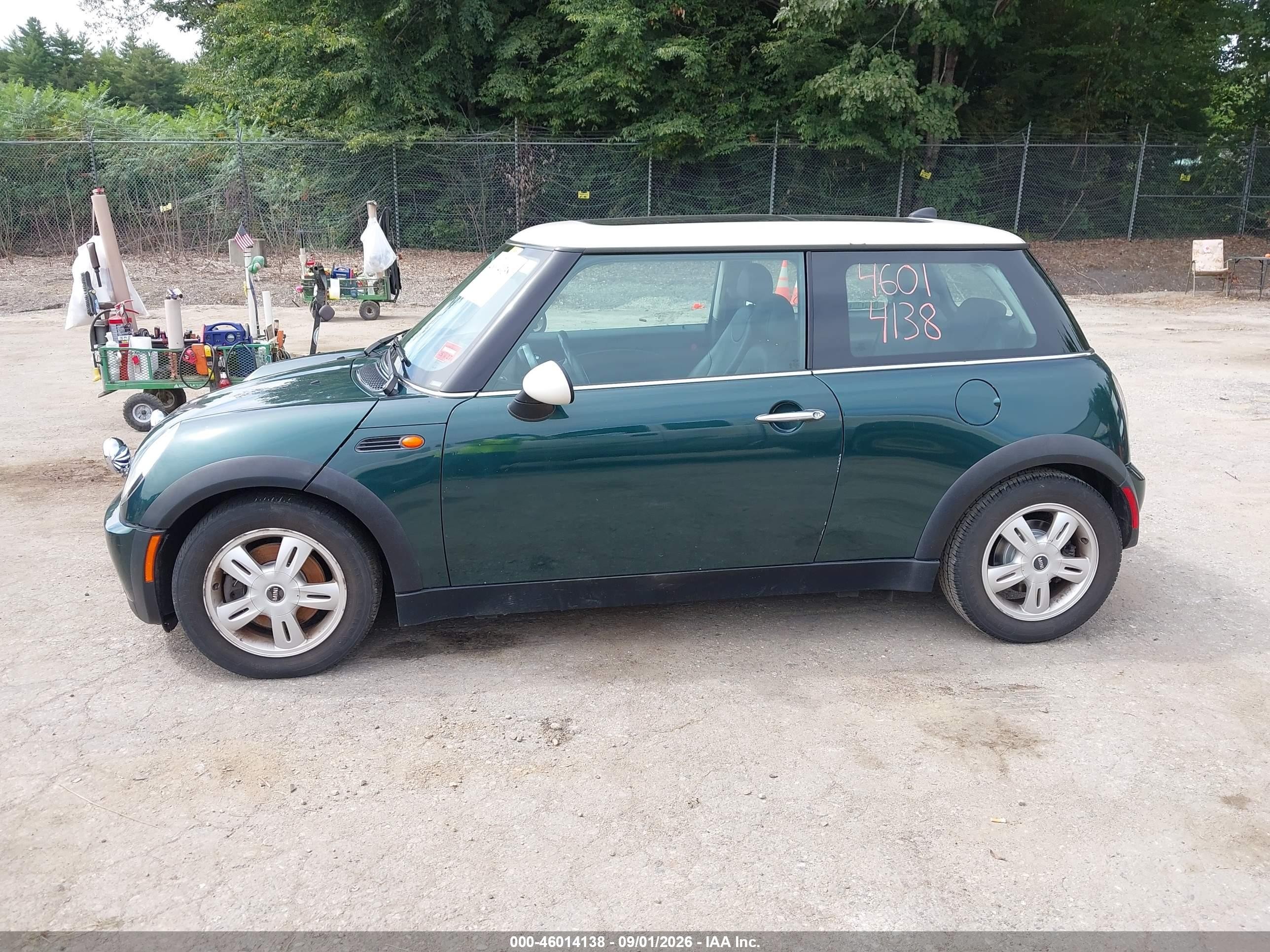 2006 Mini Cooper   Green vin: WMWRC33536TK65684
