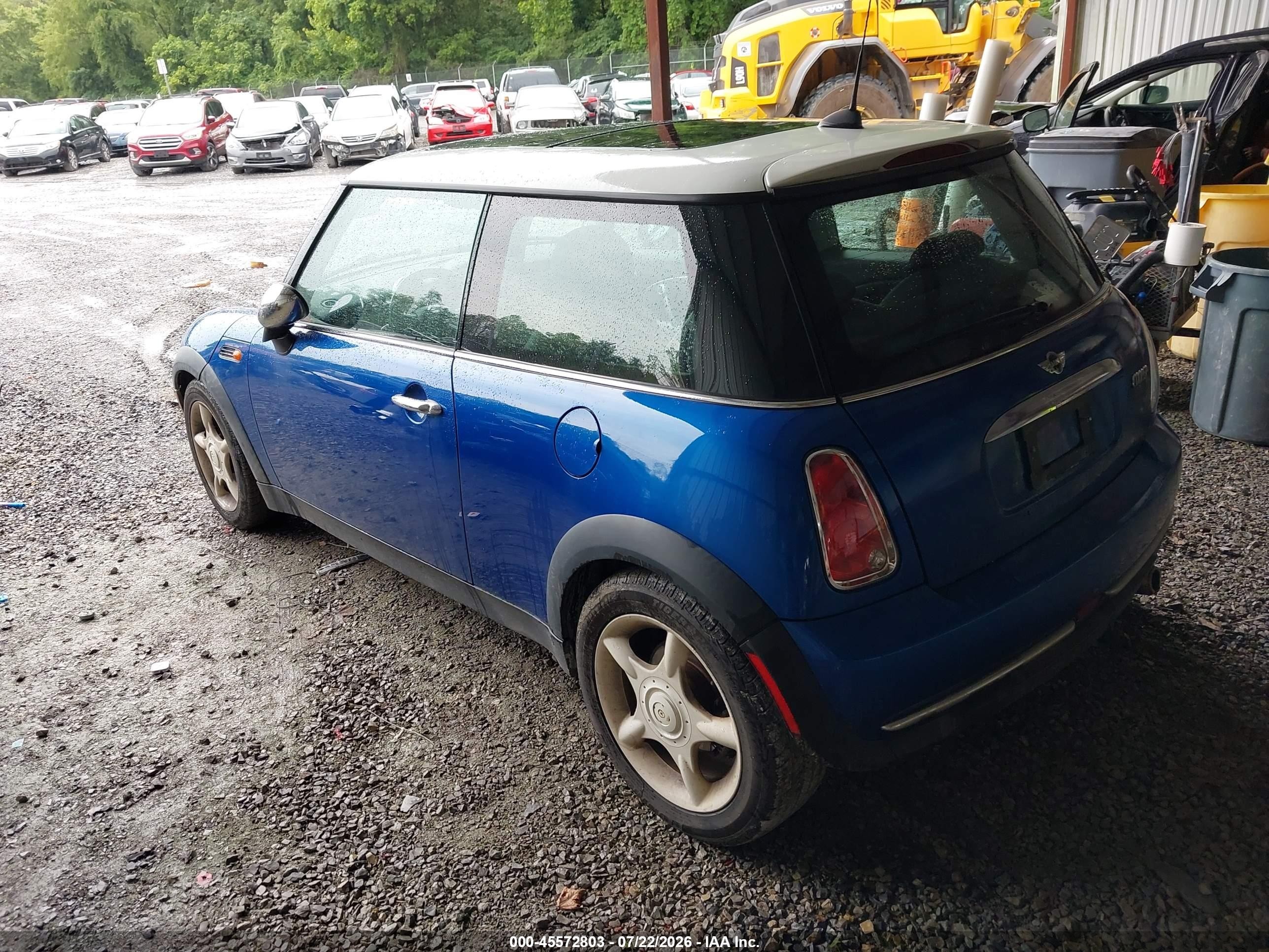 2005 Mini Cooper   Blue vin: WMWRC33545TK61061