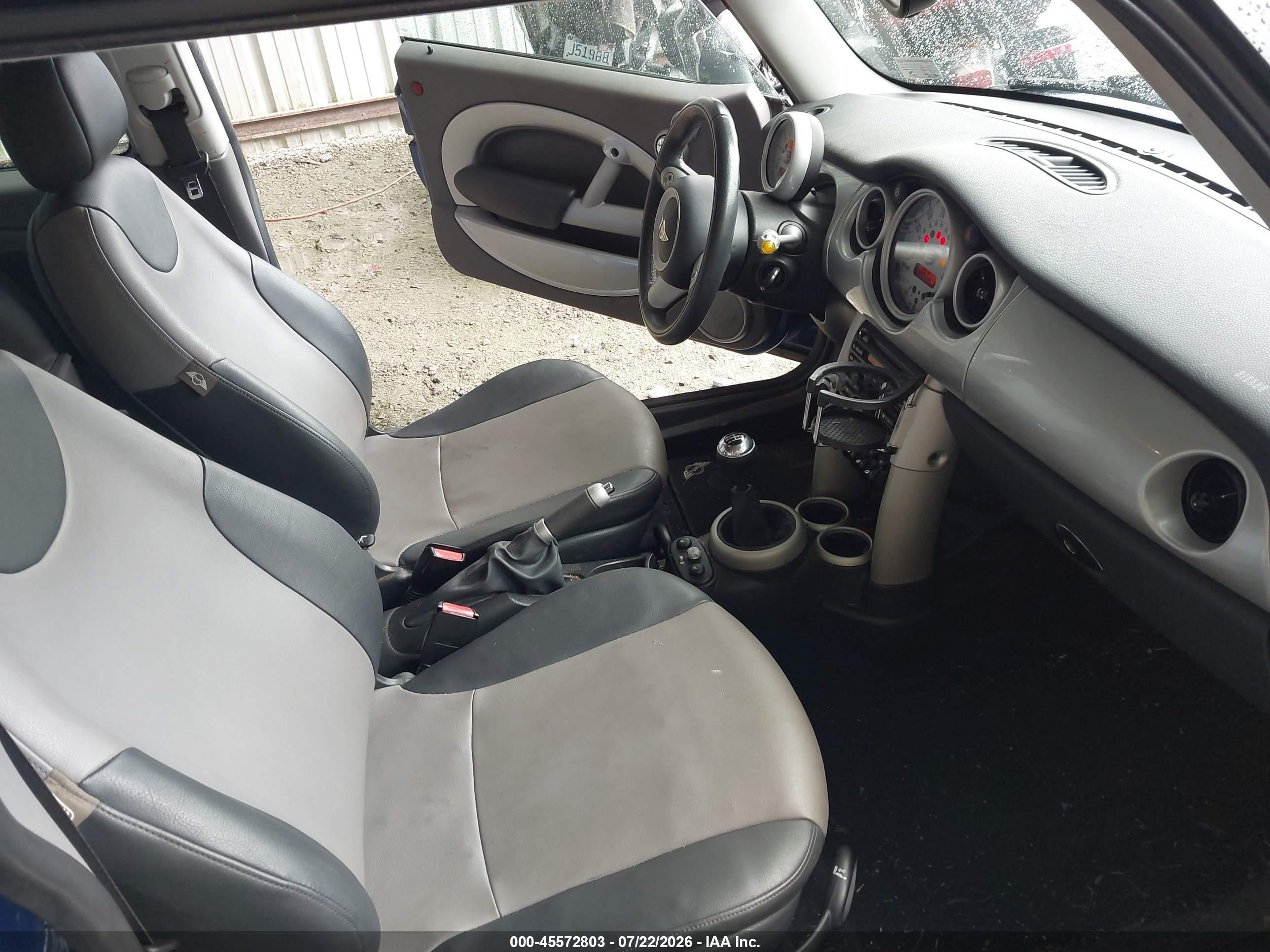 2005 Mini Cooper   Blue vin: WMWRC33545TK61061