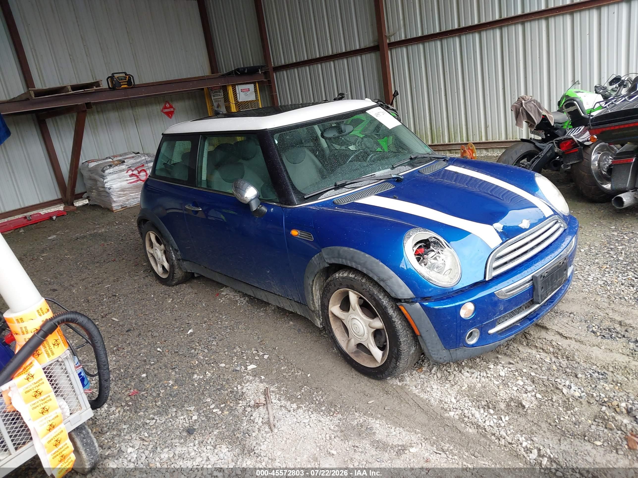 2005 Mini Cooper   Blue vin: WMWRC33545TK61061