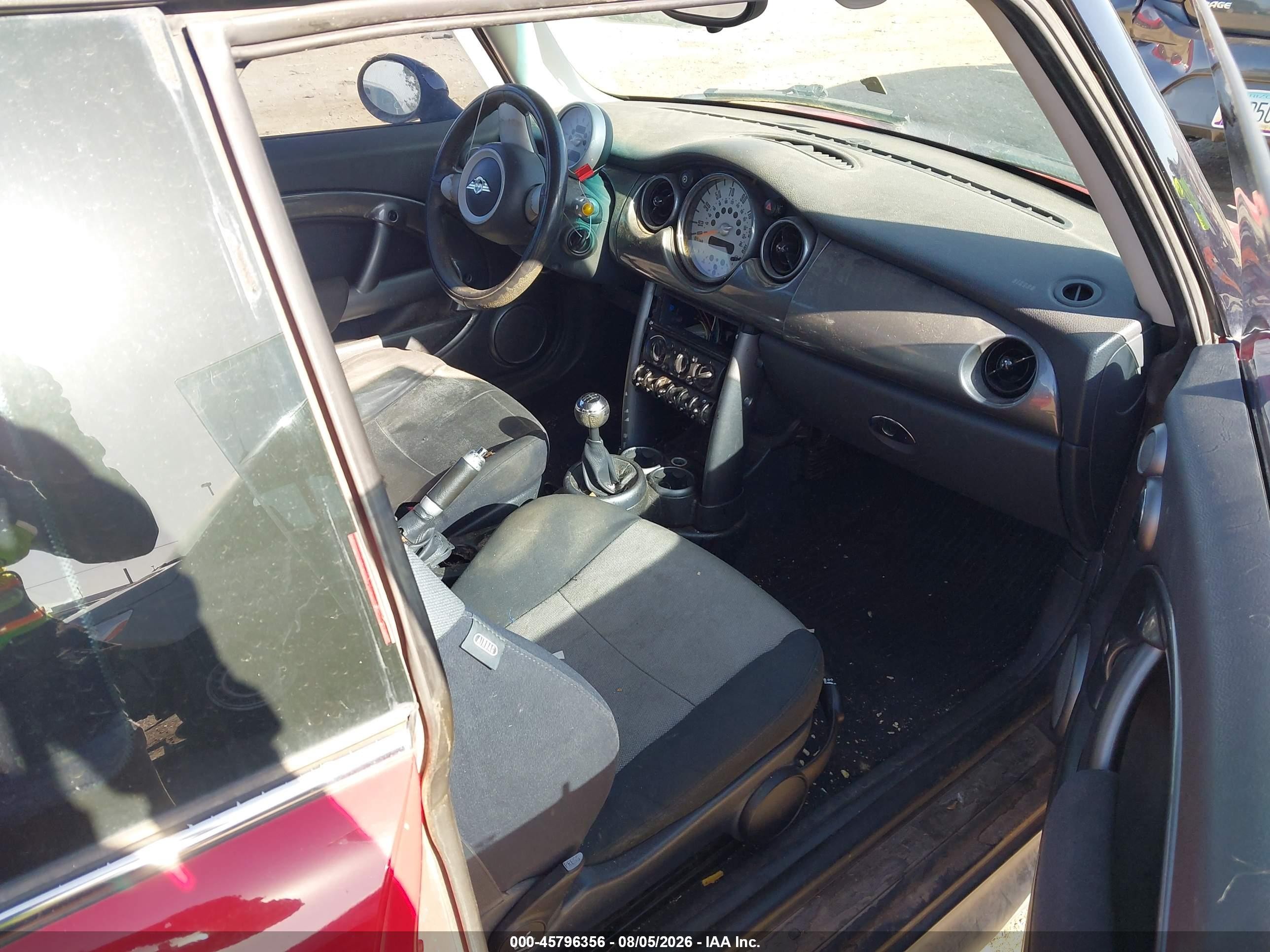 2005 Mini Cooper   Red vin: WMWRC33545TK61724