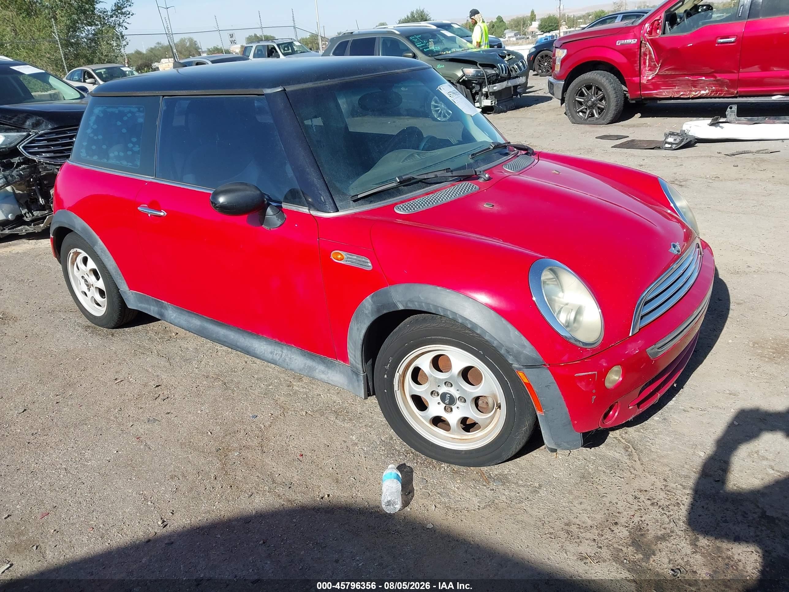2005 Mini Cooper   Red vin: WMWRC33545TK61724