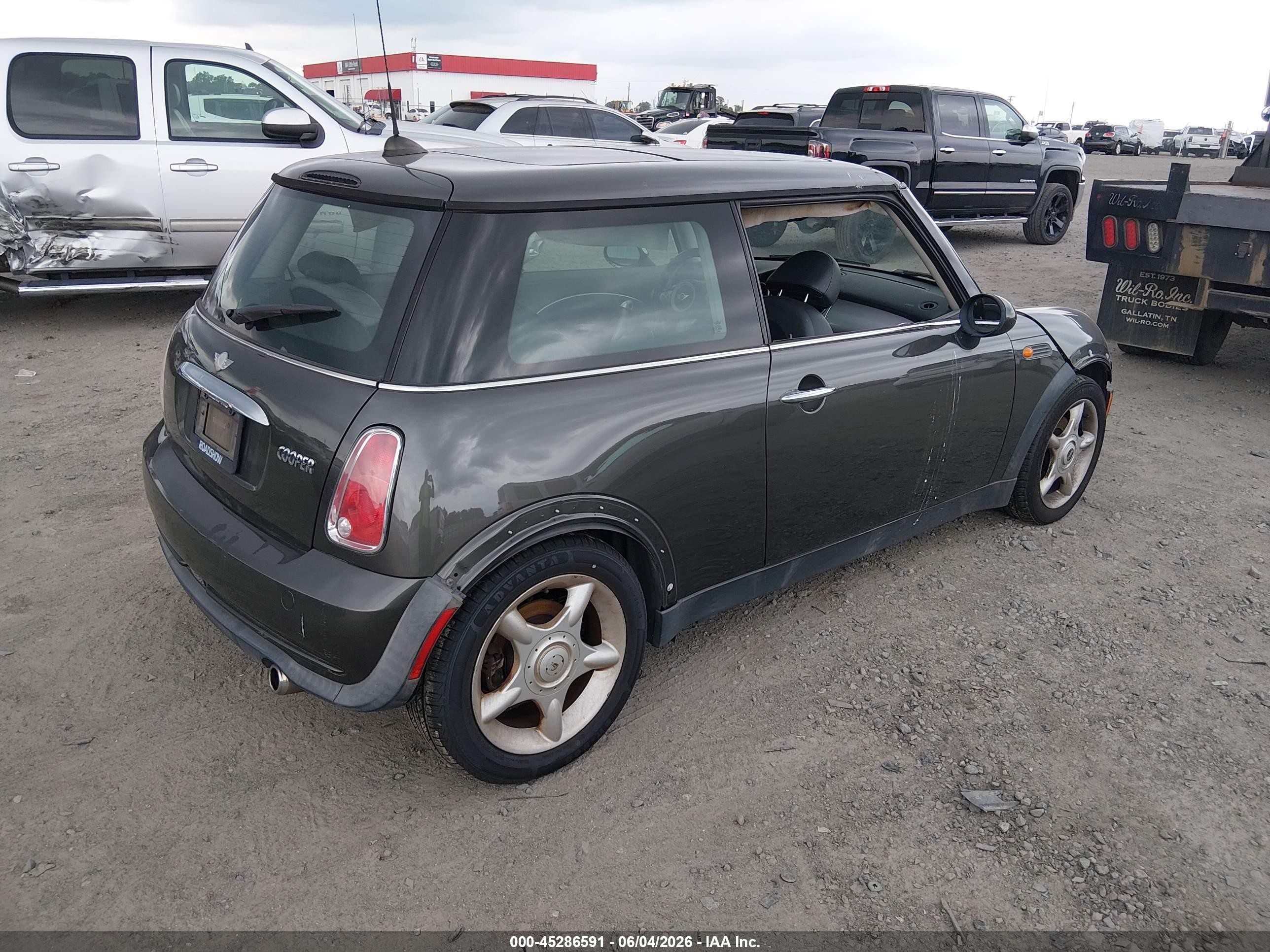 2006 Mini Cooper   Серый vin: WMWRC33546TJ73760