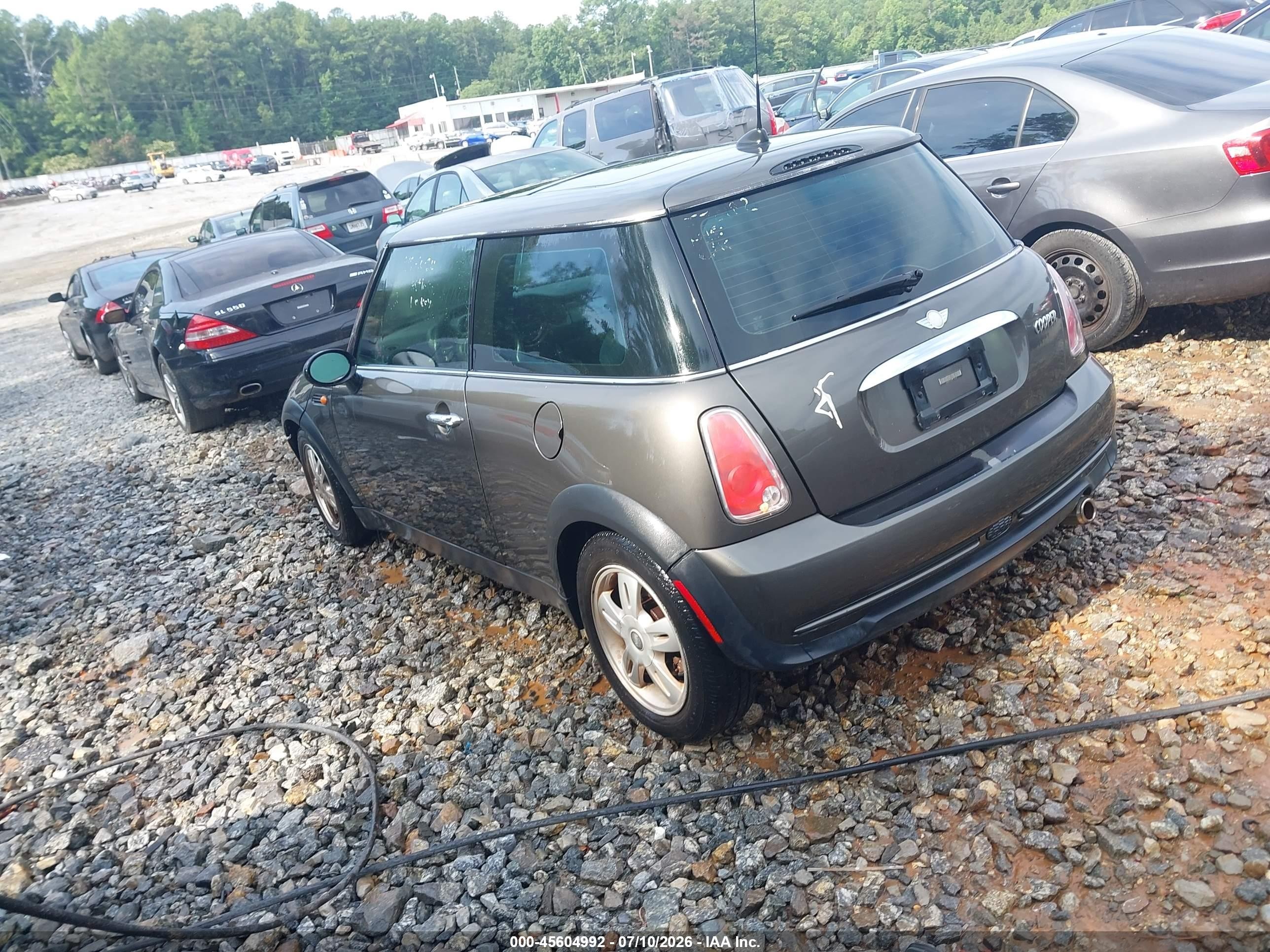 2006 Mini Cooper   Gray vin: WMWRC33546TJ78182
