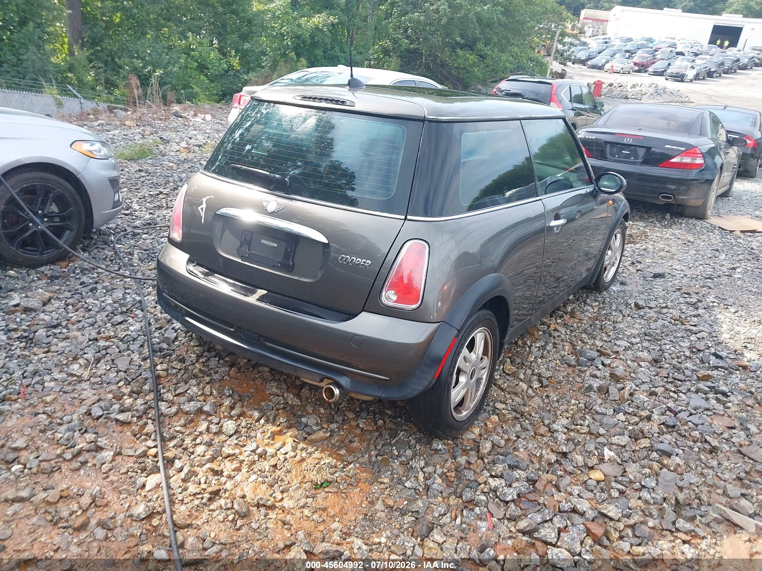 2006 Mini Cooper   Gray vin: WMWRC33546TJ78182