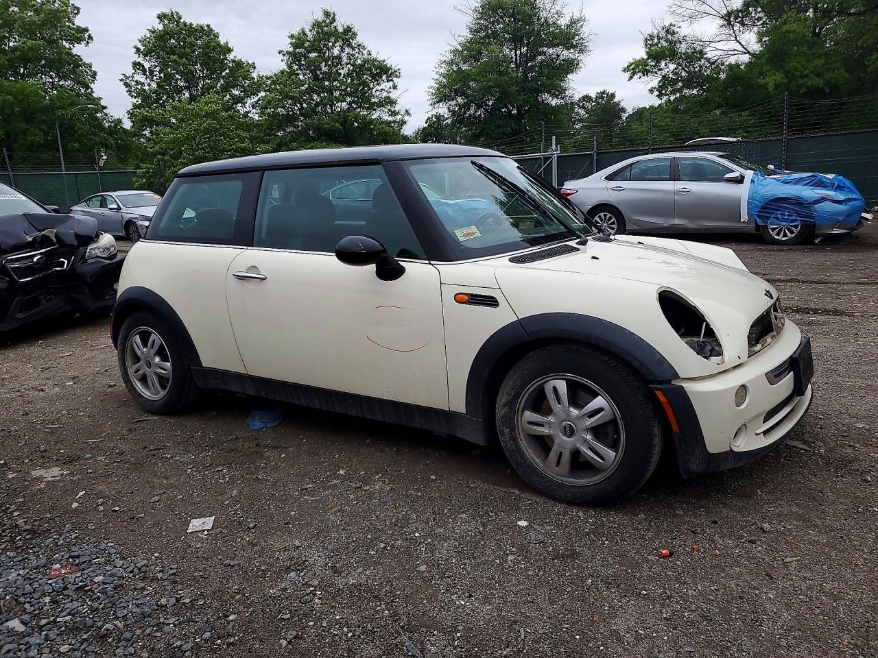 2006 Mini Cooper Белый vin: WMWRC33546TJ78330