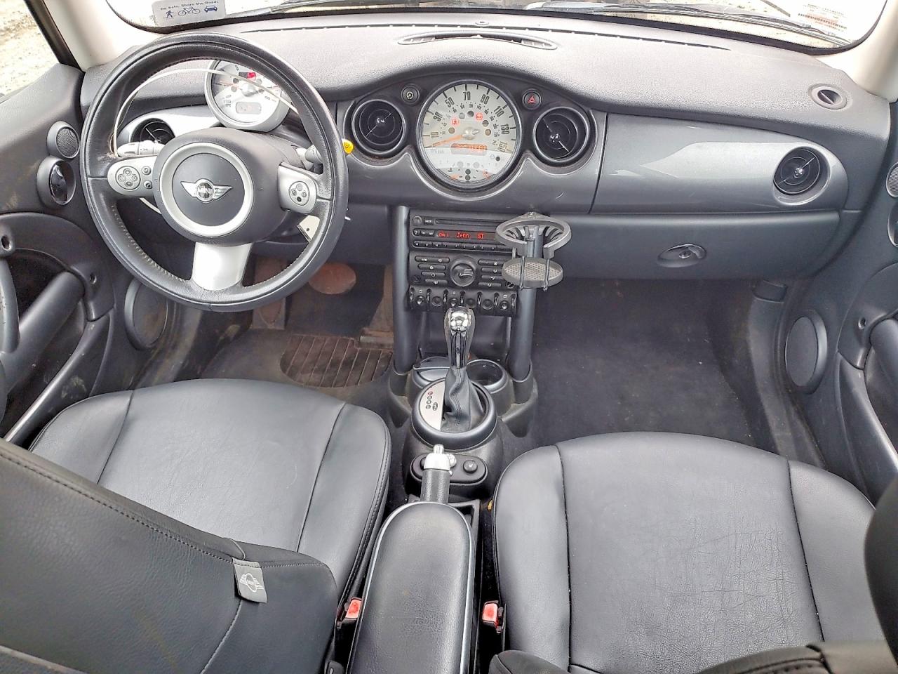 2006 Mini Cooper Белый vin: WMWRC33546TJ78330