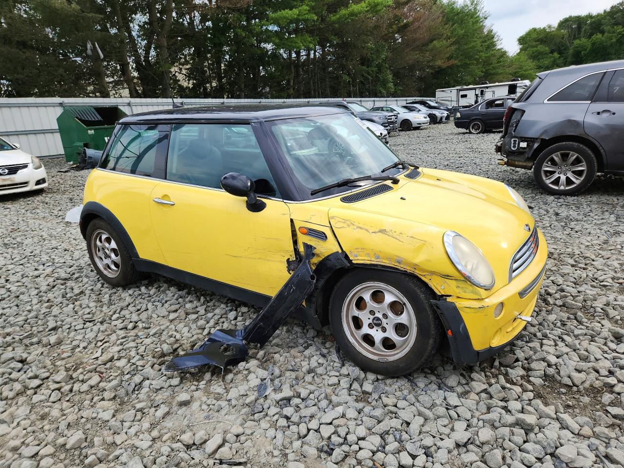 2005 Mini Cooper Yellow vin: WMWRC33555TJ72759