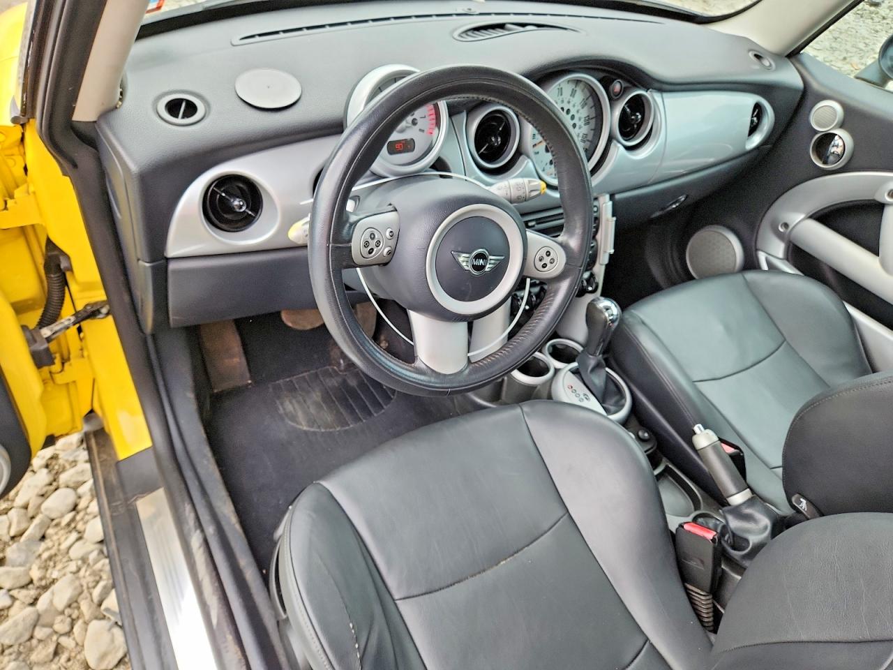 2005 Mini Cooper Yellow vin: WMWRC33555TJ72759