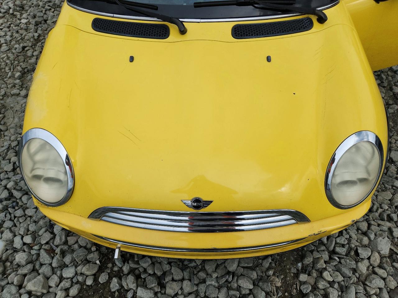 2005 Mini Cooper Yellow vin: WMWRC33555TJ72759