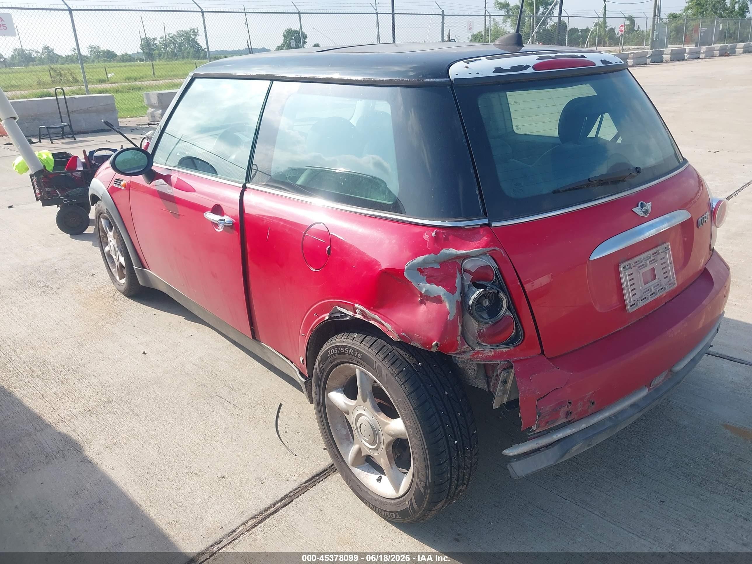 2005 Mini Cooper   Red vin: WMWRC33555TK62283