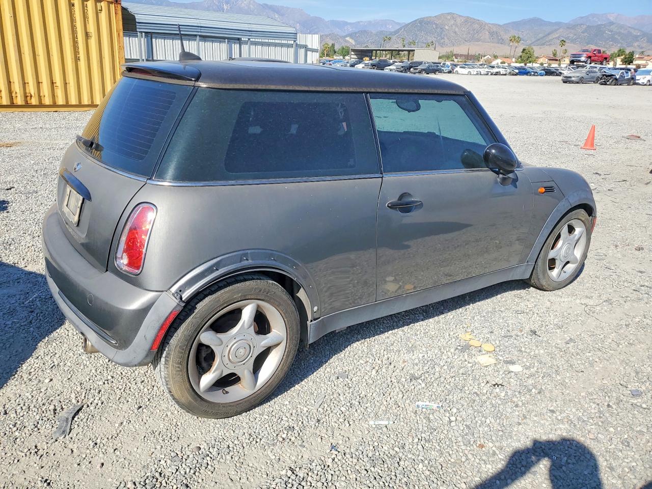2006 Mini Cooper Gray vin: WMWRC33576TJ78774