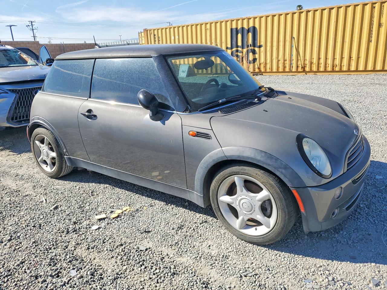 2006 Mini Cooper Gray vin: WMWRC33576TJ78774