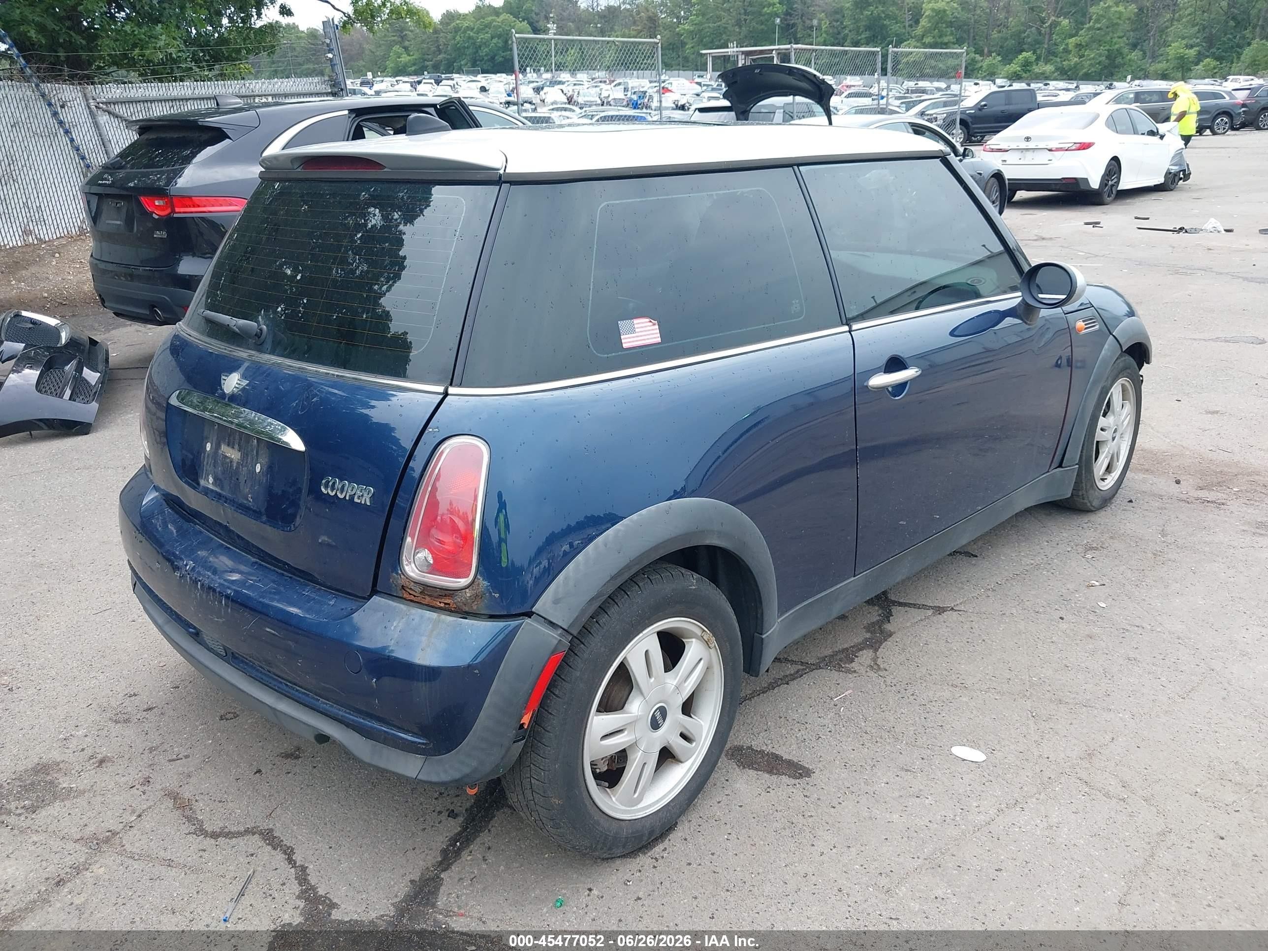 2006 Mini Cooper   Dark Blue vin: WMWRC33576TJ79553
