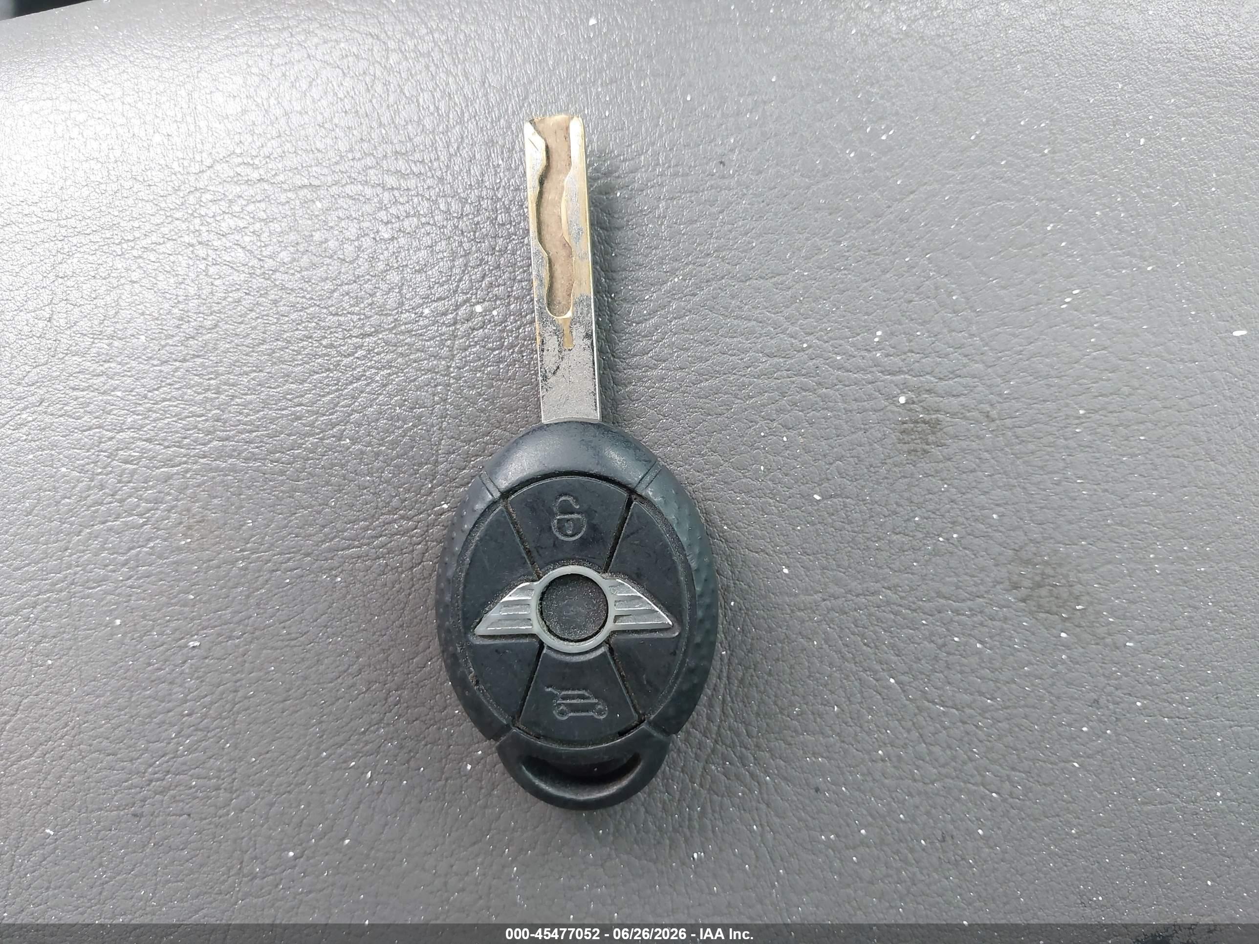 2006 Mini Cooper   Dark Blue vin: WMWRC33576TJ79553