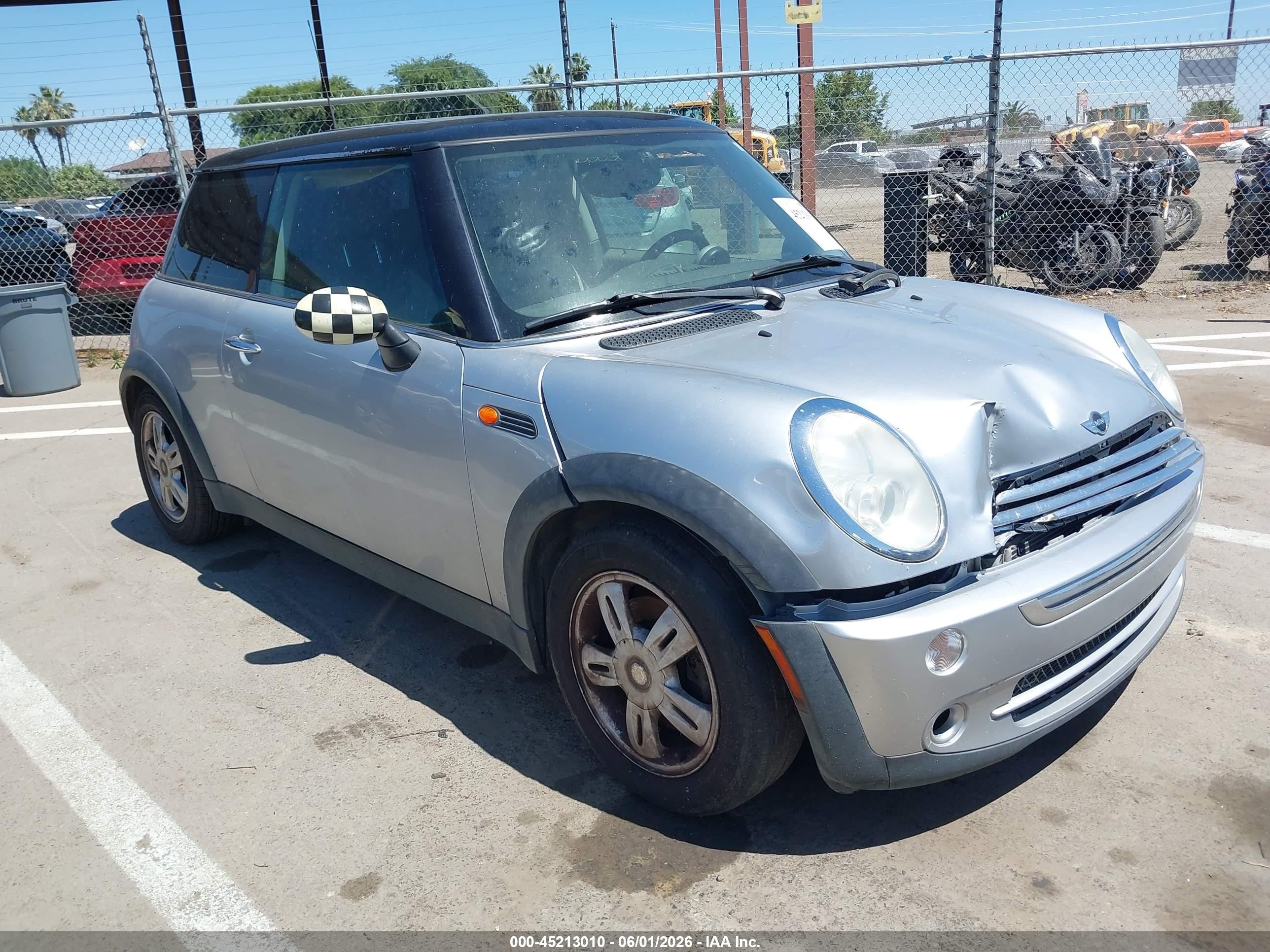 2006 Mini Cooper   Silver vin: WMWRC33576TK94217