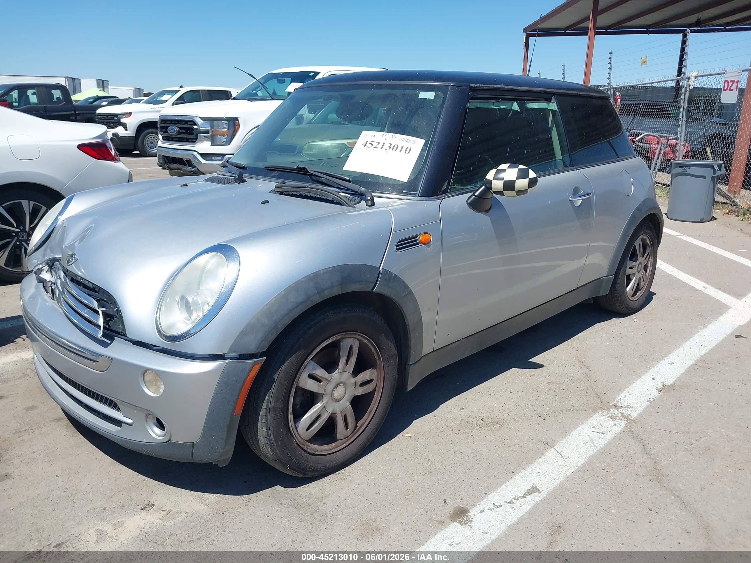2006 Mini Cooper   Silver vin: WMWRC33576TK94217