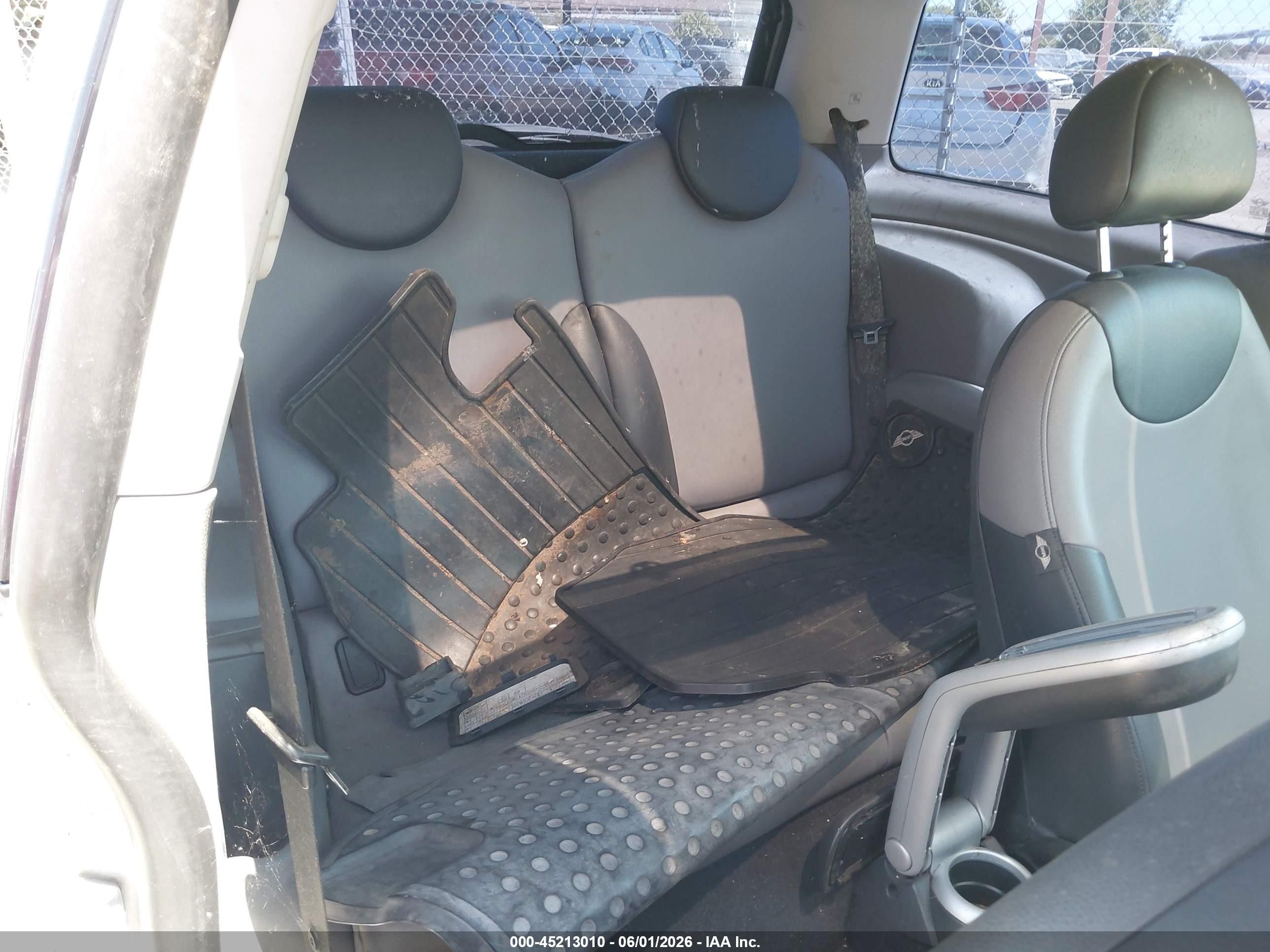 2006 Mini Cooper   Silver vin: WMWRC33576TK94217