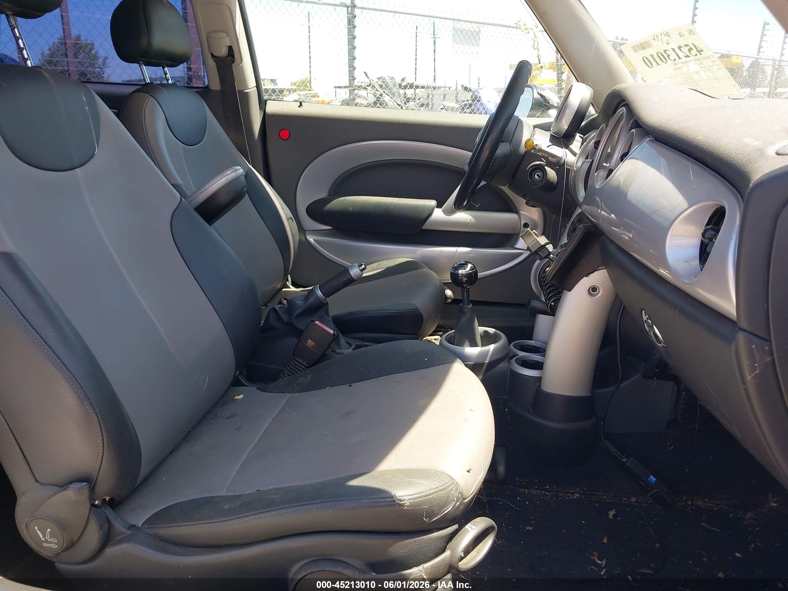 2006 Mini Cooper   Silver vin: WMWRC33576TK94217