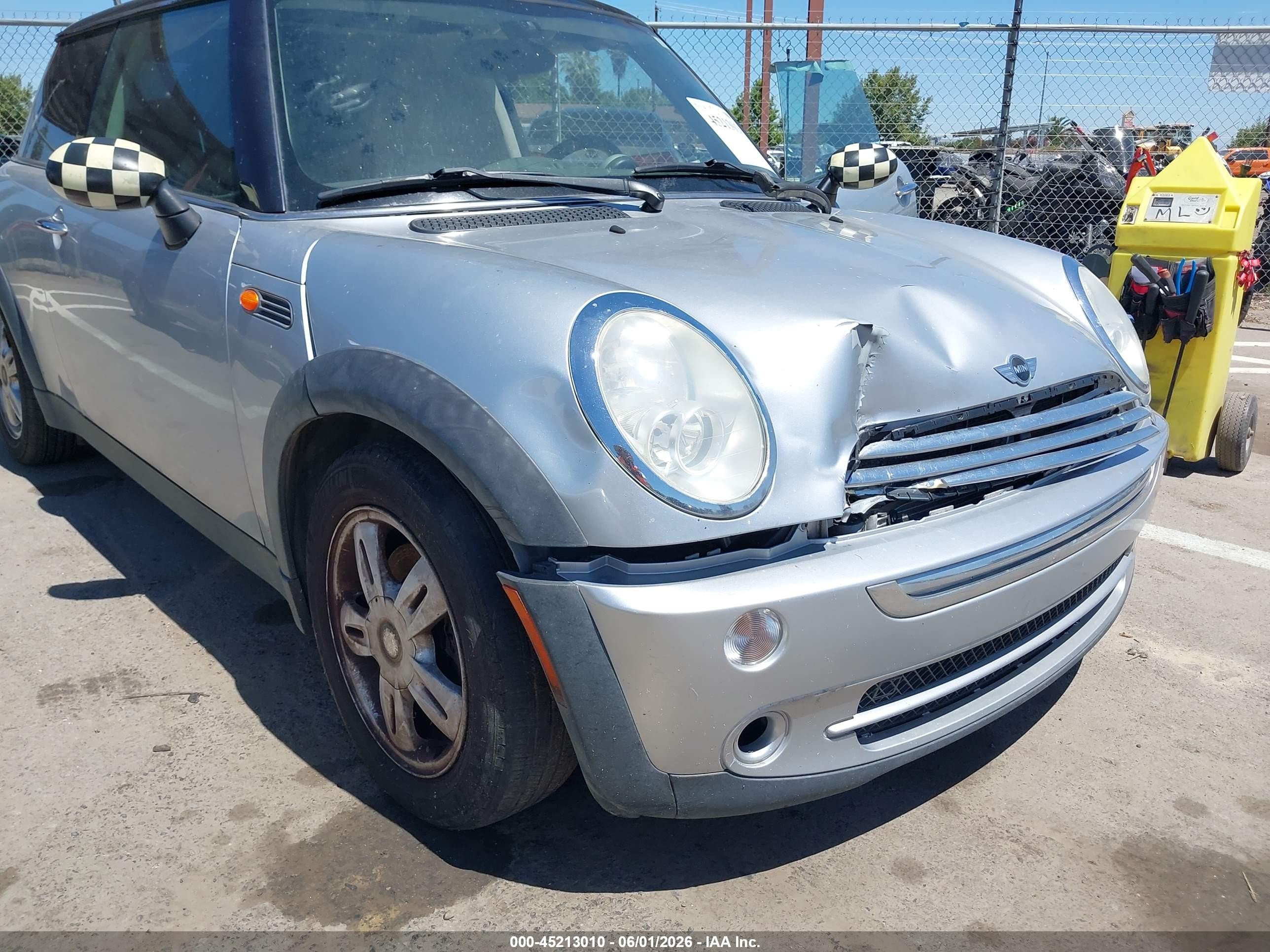 2006 Mini Cooper   Silver vin: WMWRC33576TK94217