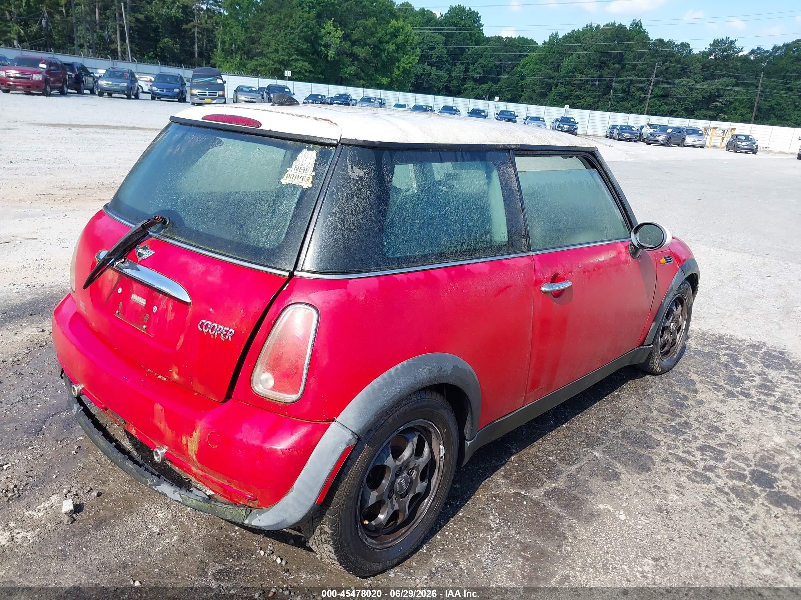 2005 Mini Cooper   Red vin: WMWRC33585TJ72223