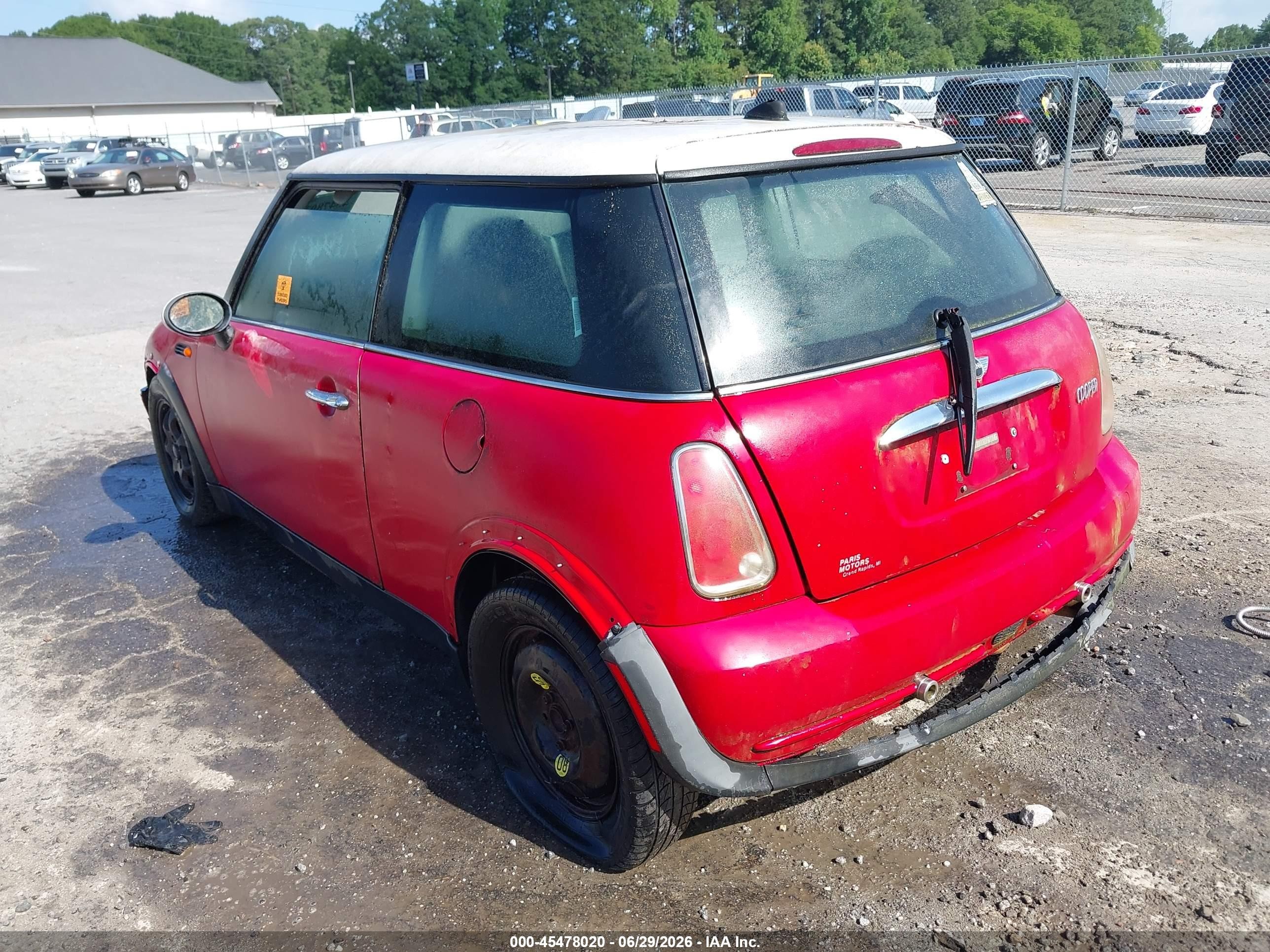2005 Mini Cooper   Red vin: WMWRC33585TJ72223