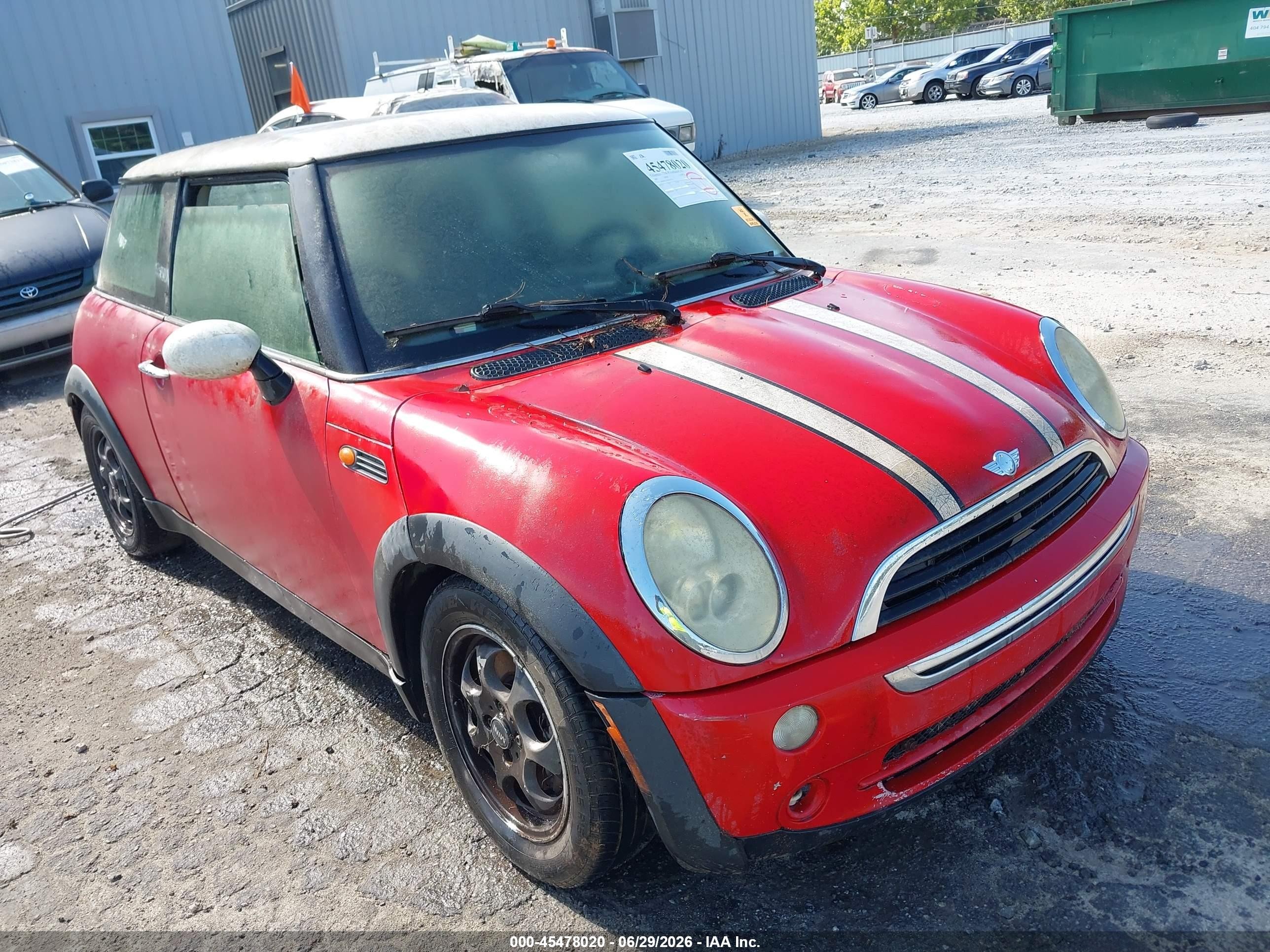 2005 Mini Cooper   Red vin: WMWRC33585TJ72223