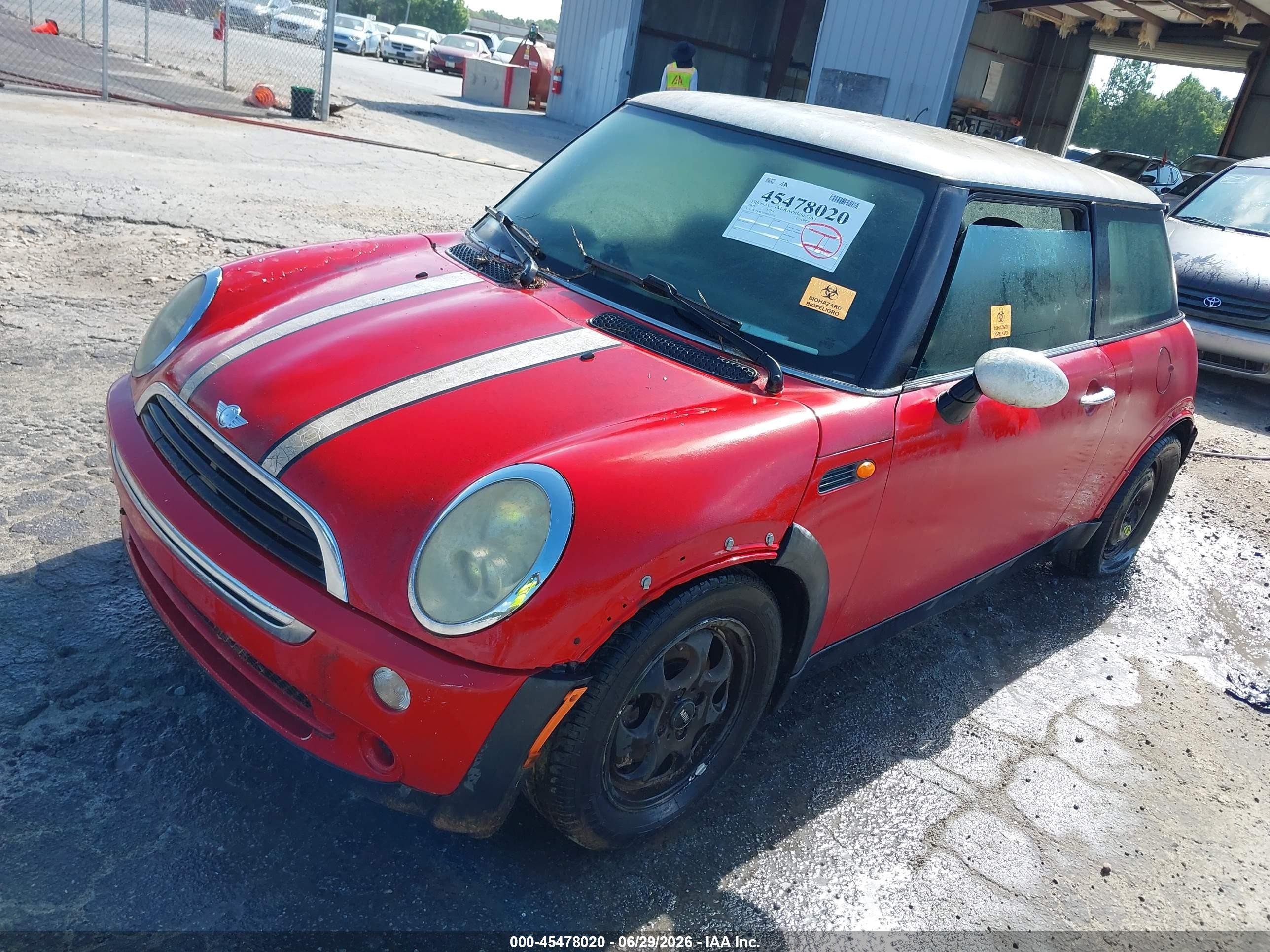 2005 Mini Cooper   Red vin: WMWRC33585TJ72223