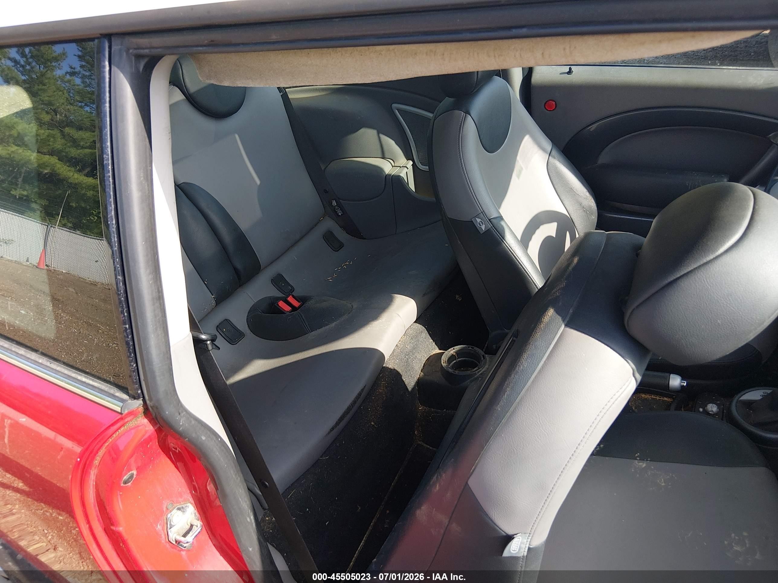 2006 Mini Cooper   Red vin: WMWRC33586TJ76077