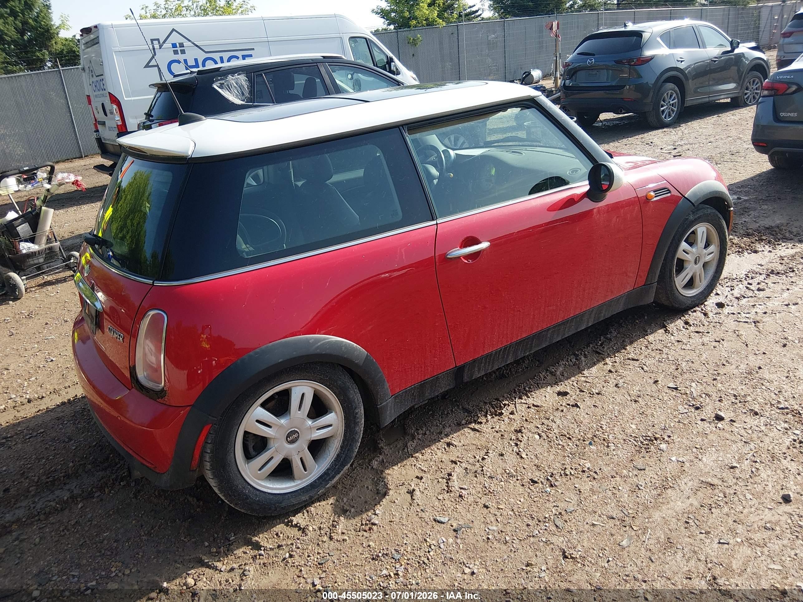 2006 Mini Cooper   Red vin: WMWRC33586TJ76077
