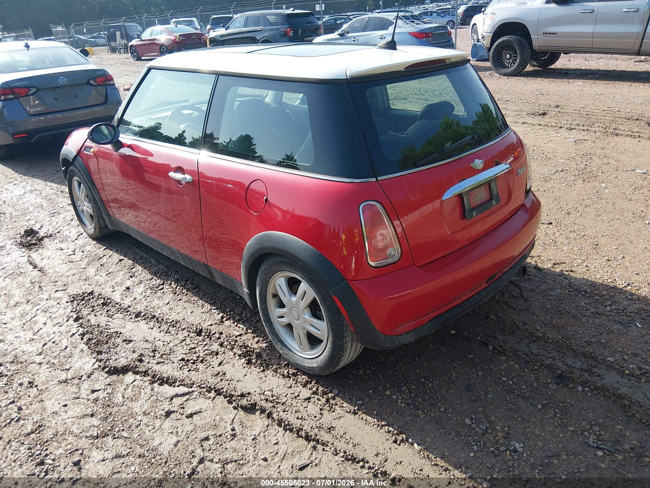 2006 Mini Cooper   Red vin: WMWRC33586TJ76077